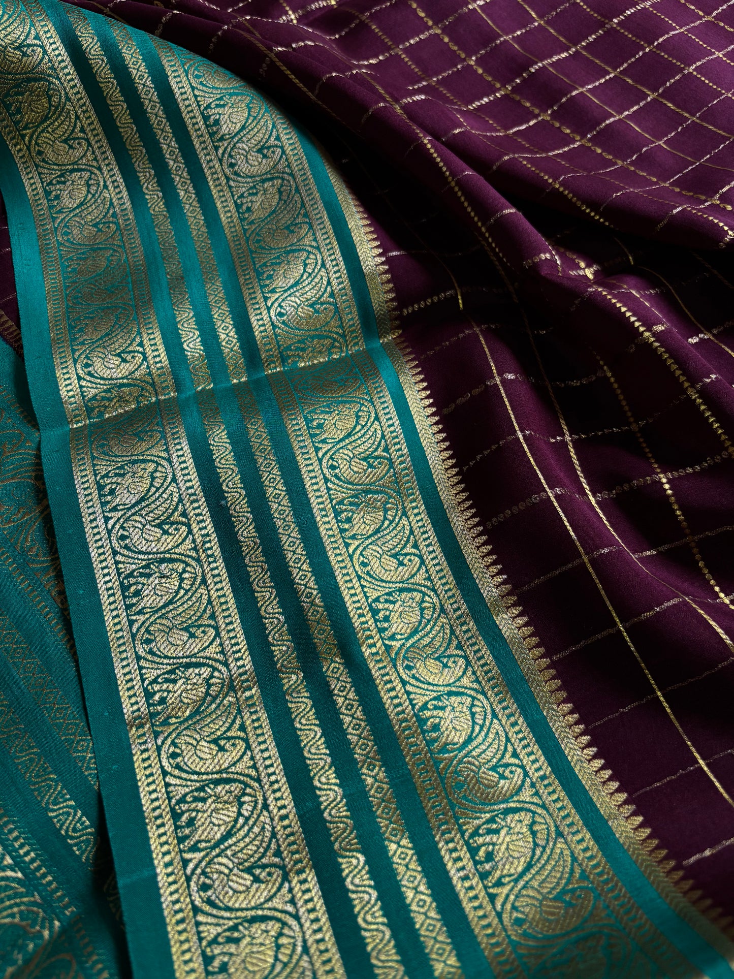 Ganga (3D) : Chocolate brown-orange-rama green
