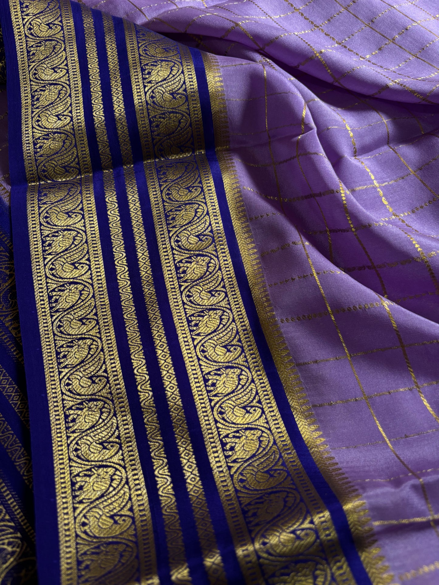 Ganga (3D) : Lavender-rust red-dark blue