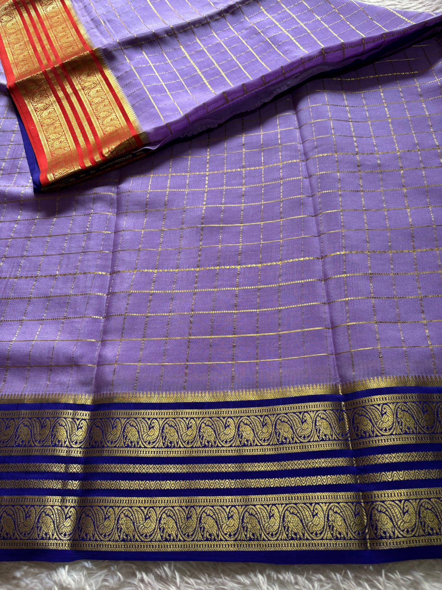 Ganga (3D) : Lavender-rust red-dark blue