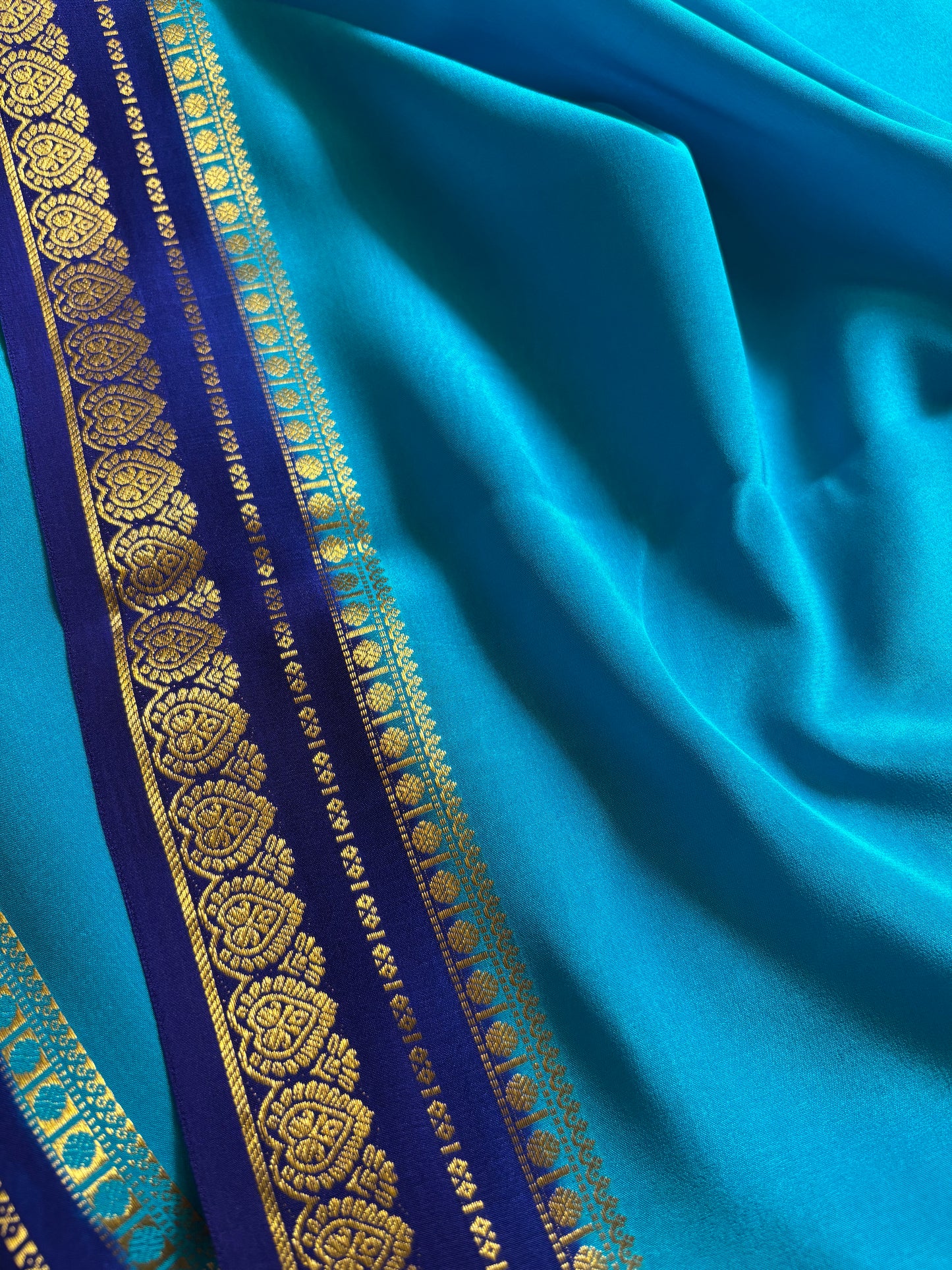 Rohini (2D) : Ananda blue-dark blue