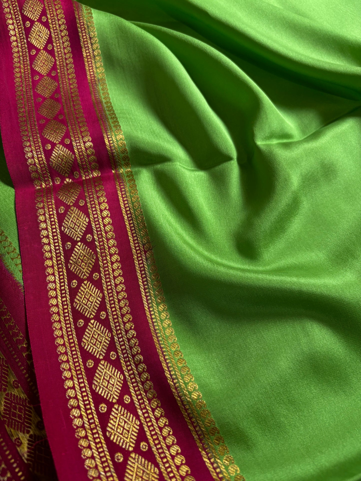 Saanvi (2D) : Mint green-pink
