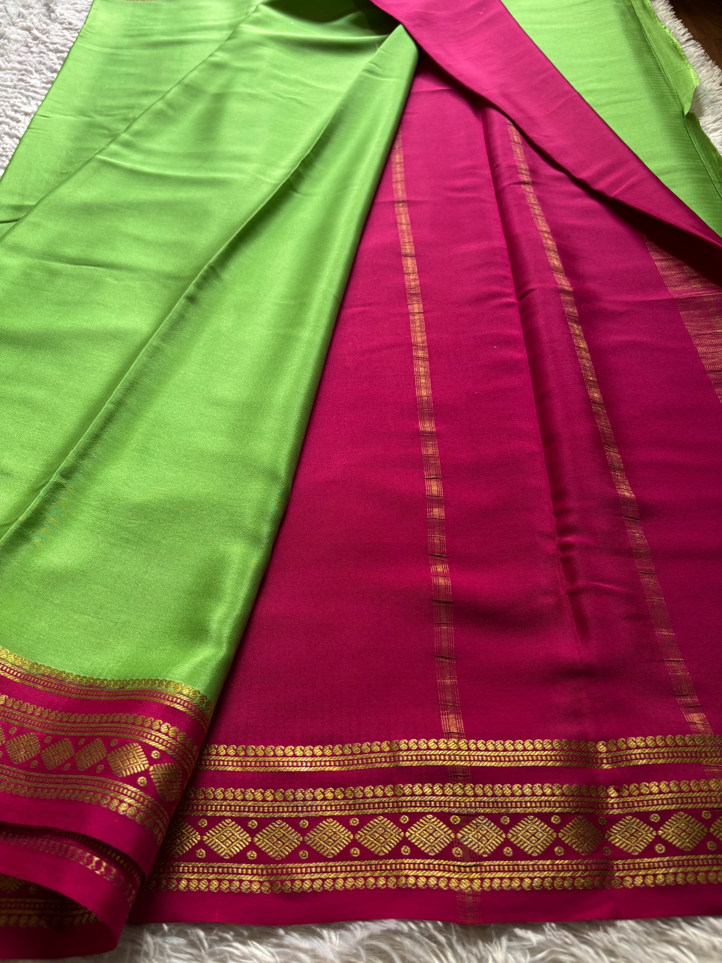 Saanvi (2D) : Mint green-pink