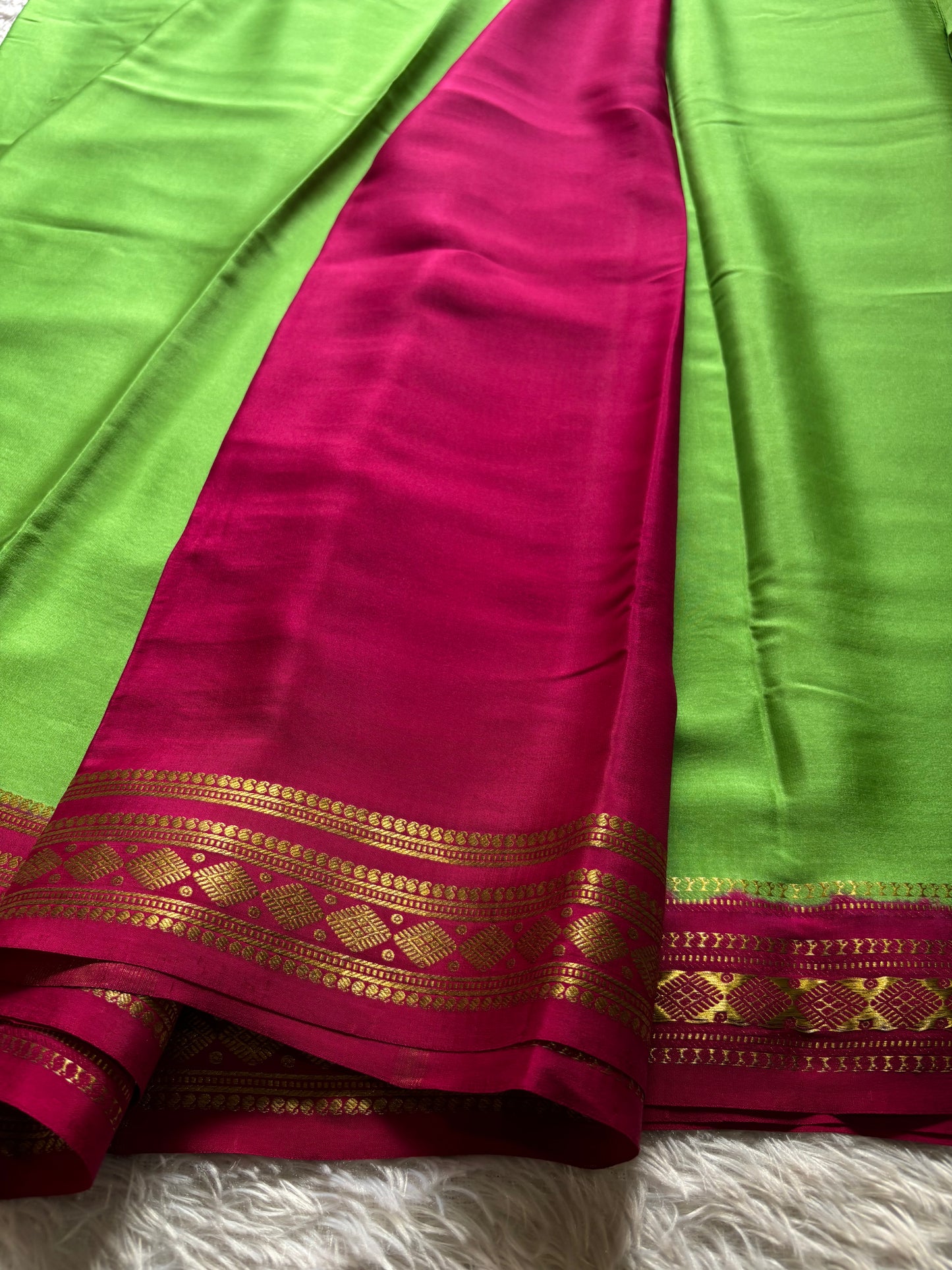 Saanvi (2D) : Mint green-pink