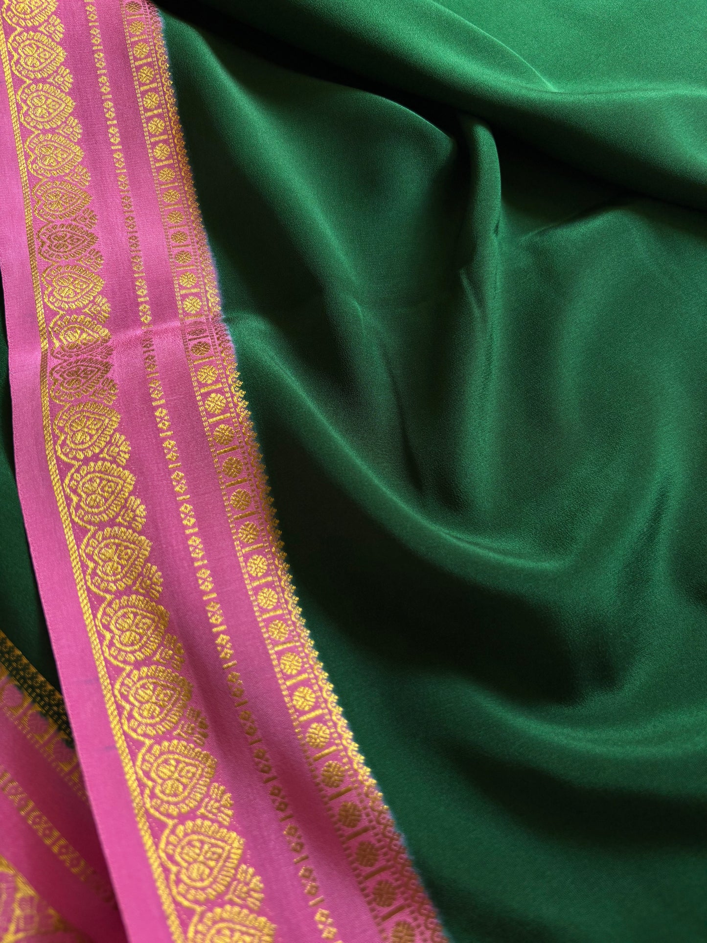 Rohini (2D) : Bottle green-rose pink