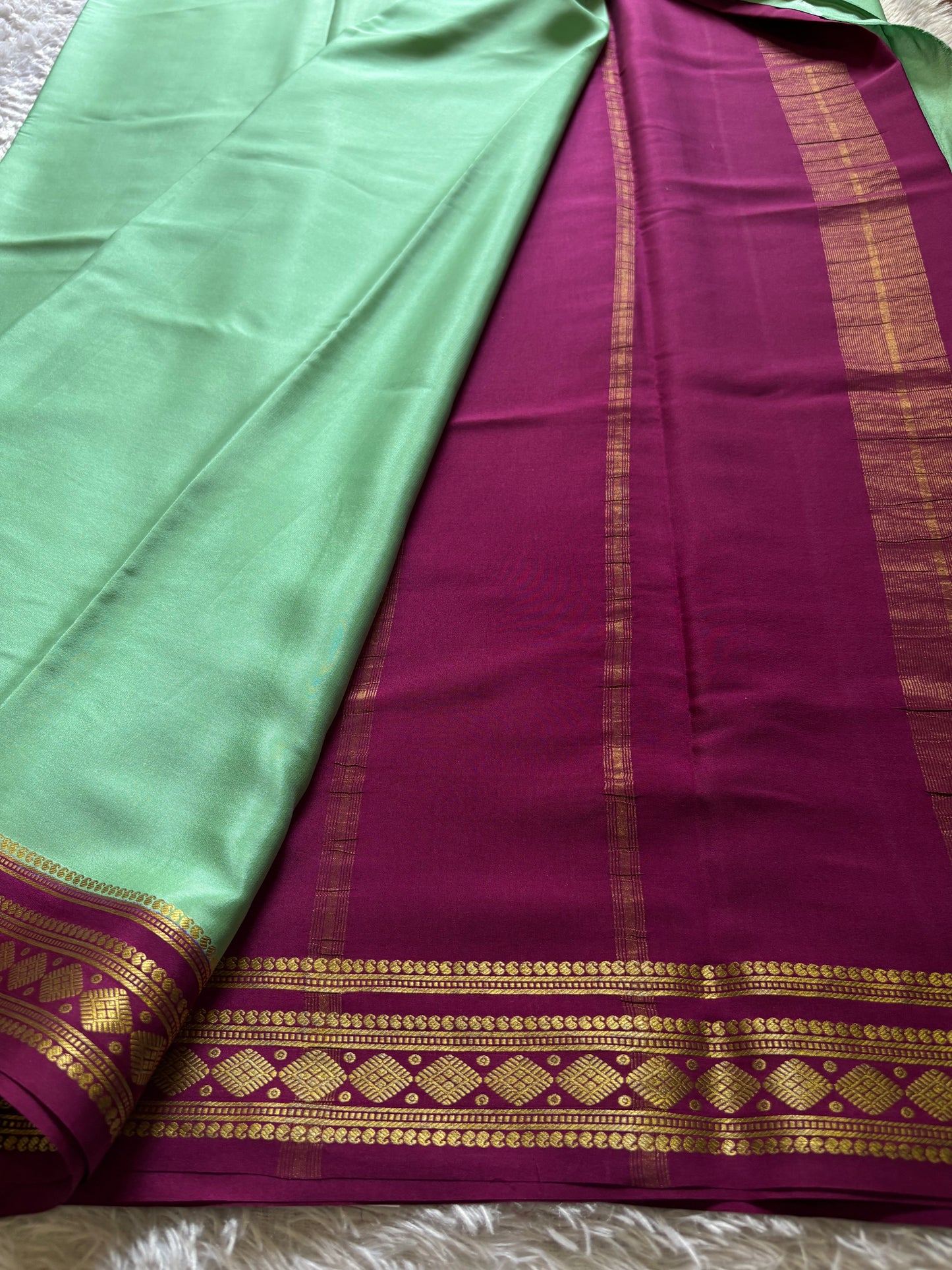 Saanvi (2D) : Mint blue-maroon