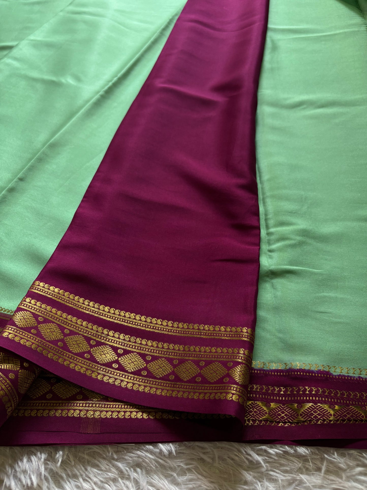 Saanvi (2D) : Mint blue-maroon