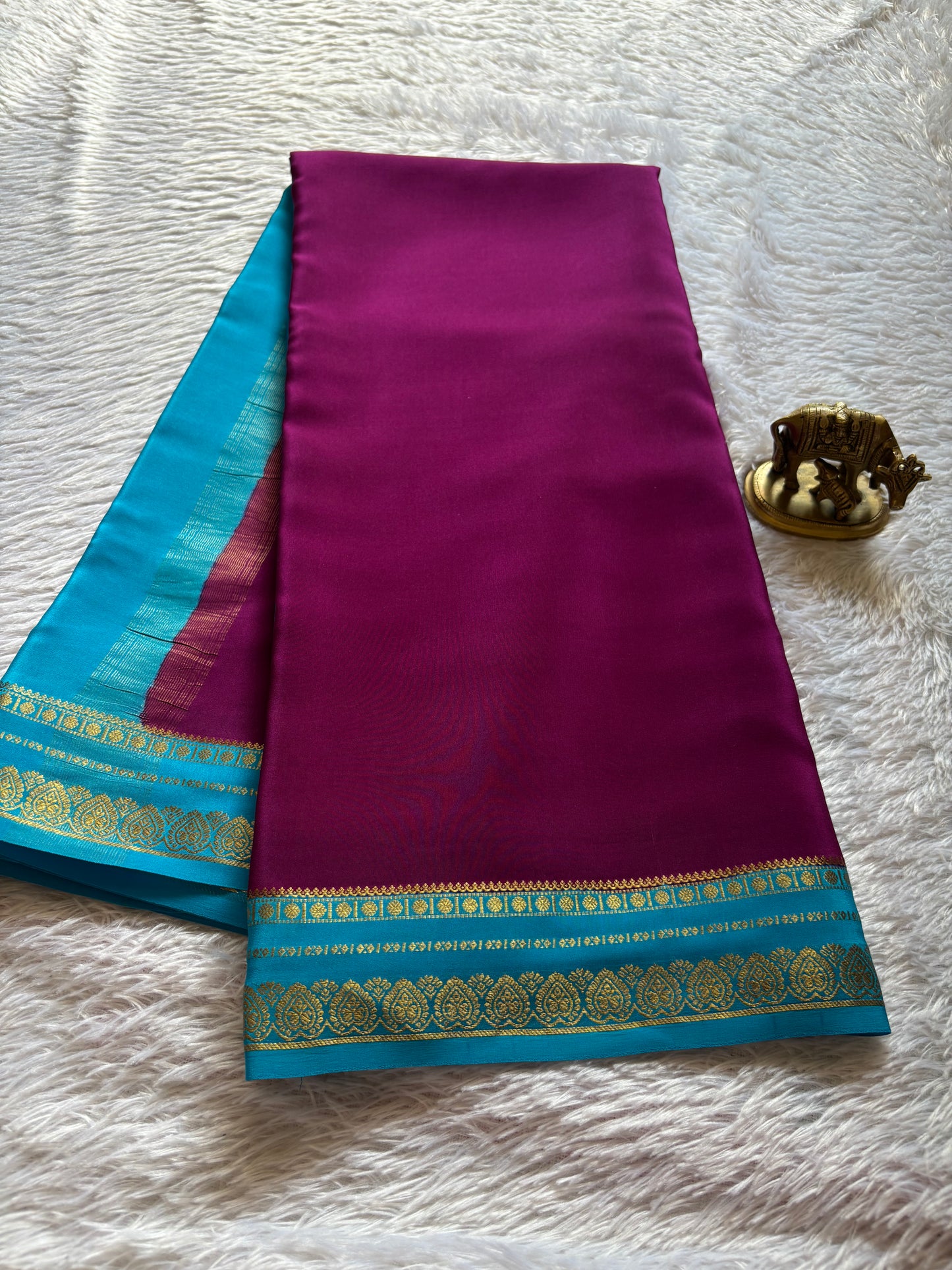 Rohini (2D) : Dark magenta-ananda blue