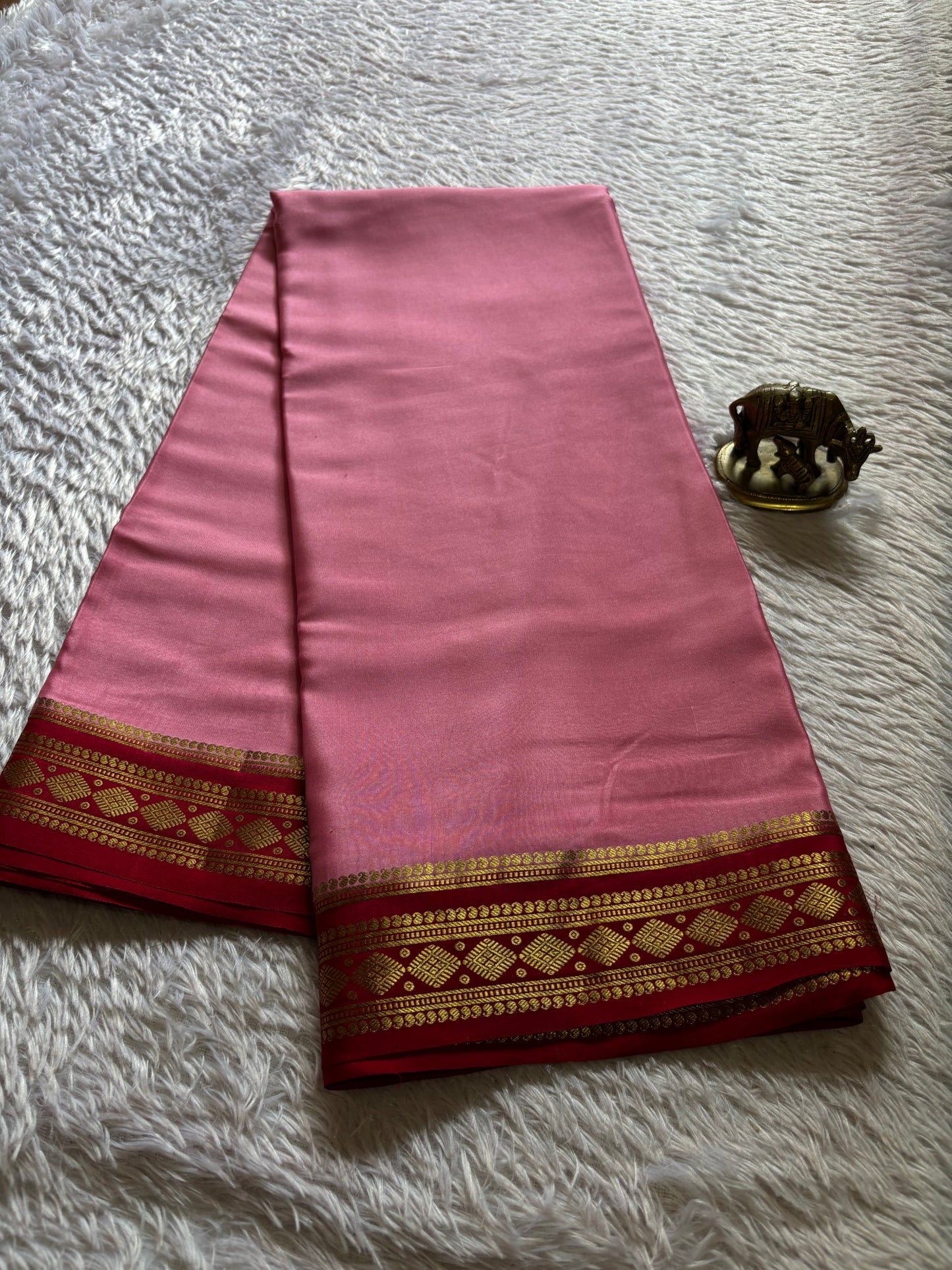 Saanvi (2D) : Light pink-red