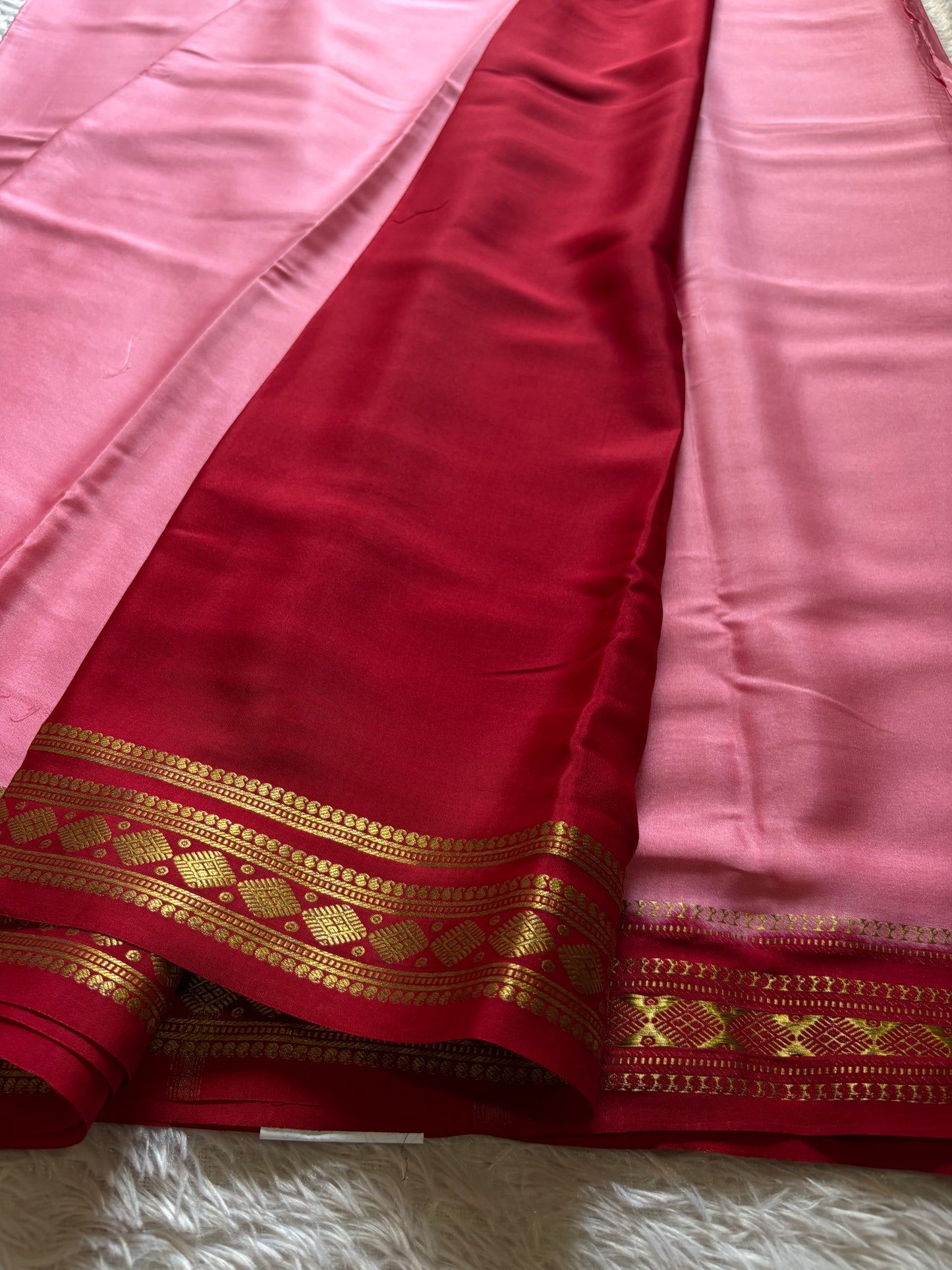 Saanvi (2D) : Light pink-red