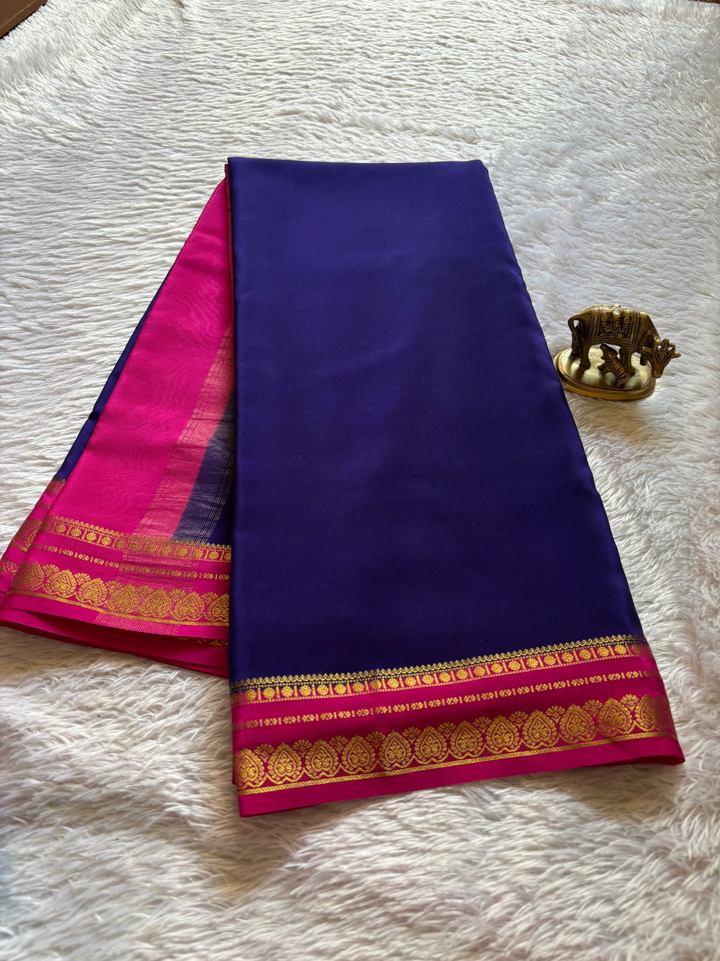Rohini (2D) : Dark blue-rani pink