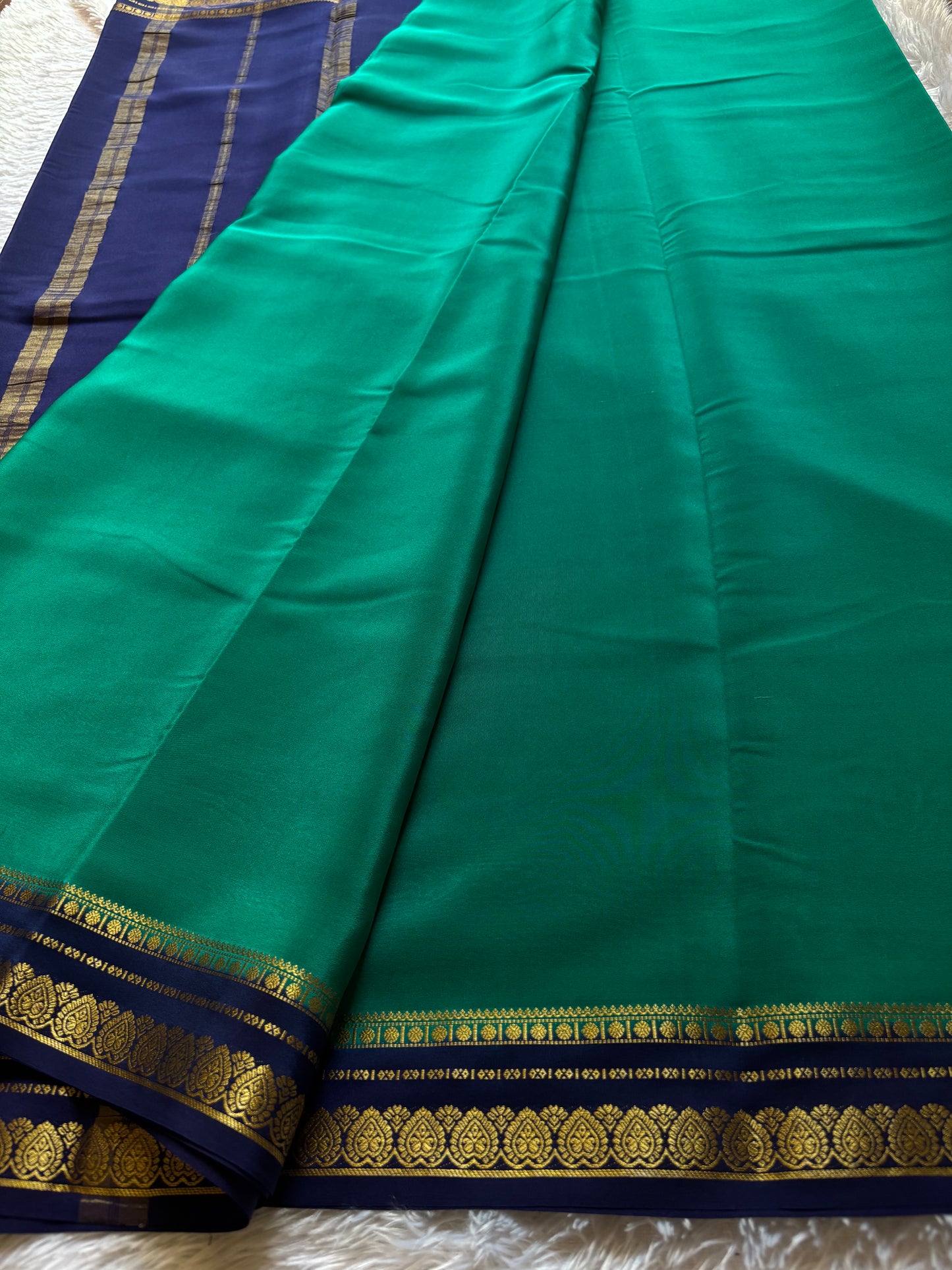 Rohini (2D) : Rama green-navy blue