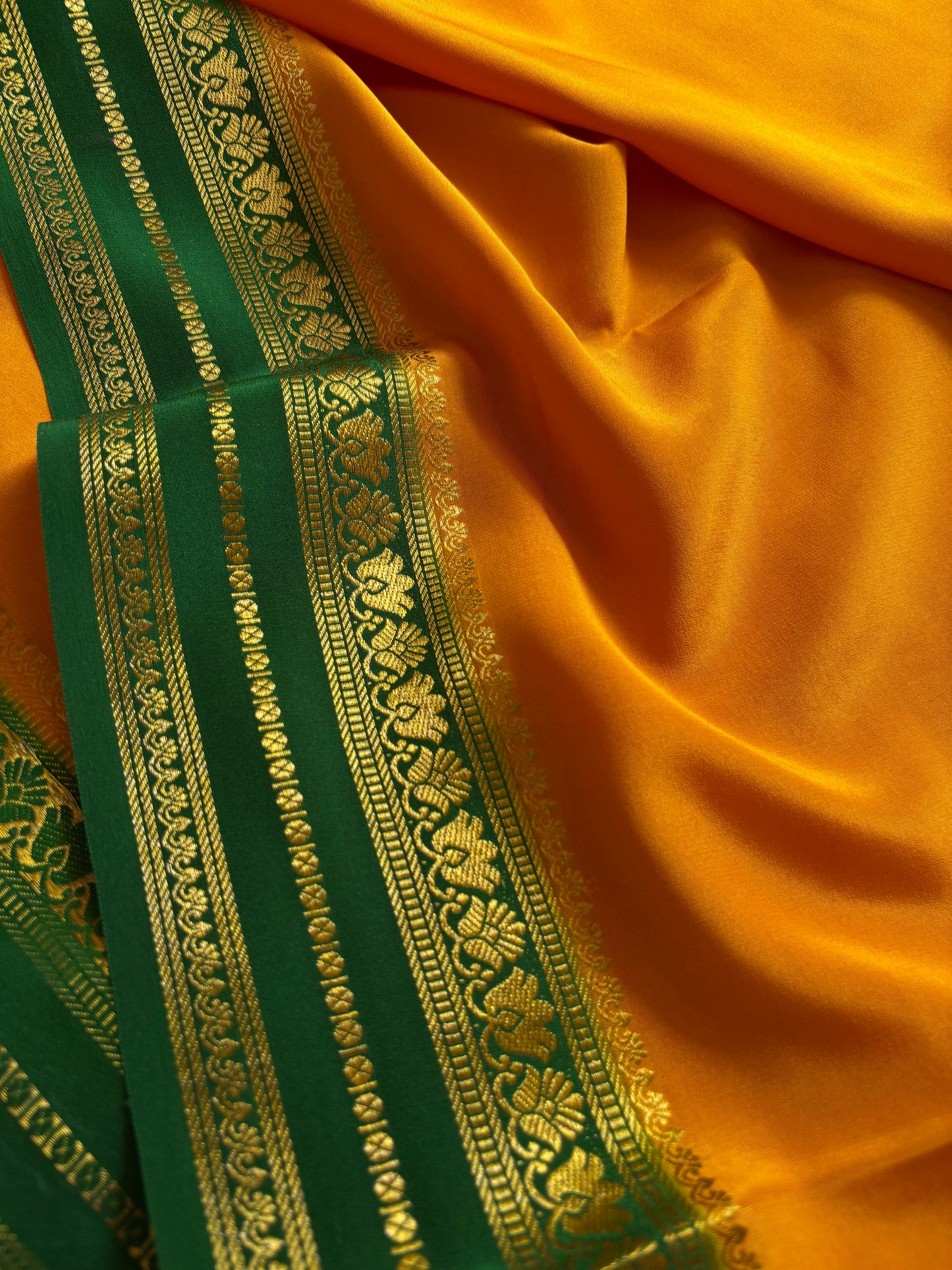 Padmaja (2D) : Golden yellow-green