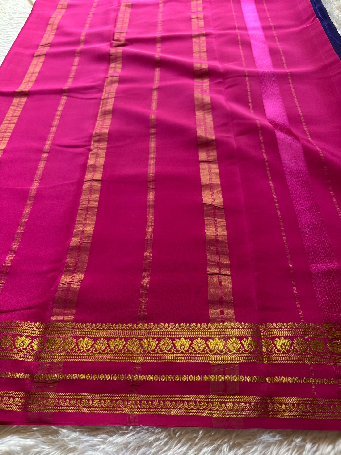 Padmaja (2D) : Dark blue-rani pink