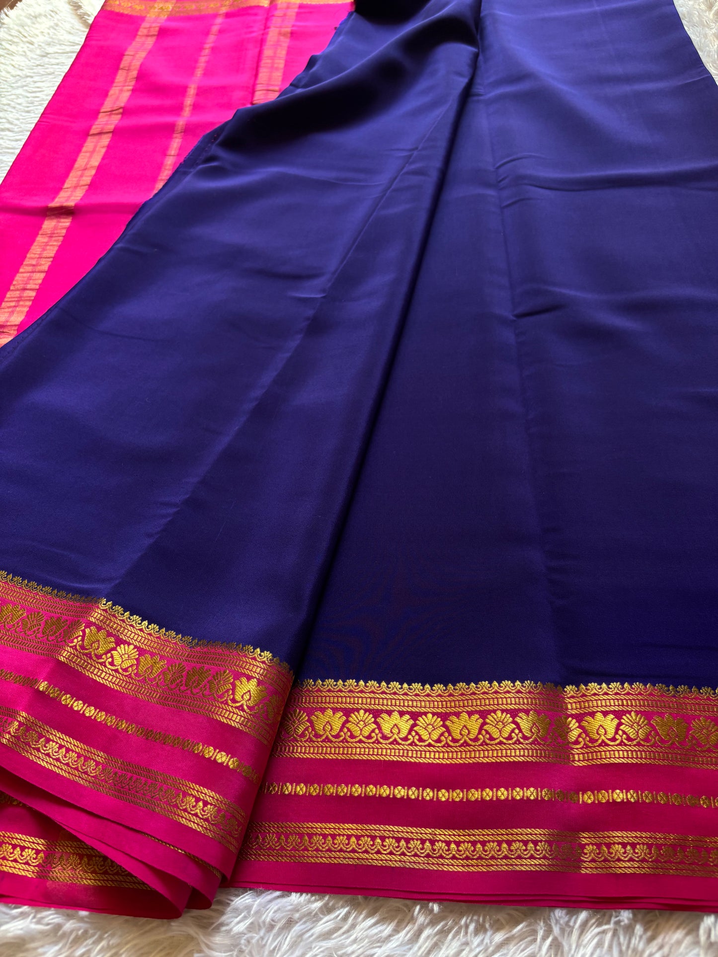 Padmaja (2D) : Dark blue-rani pink
