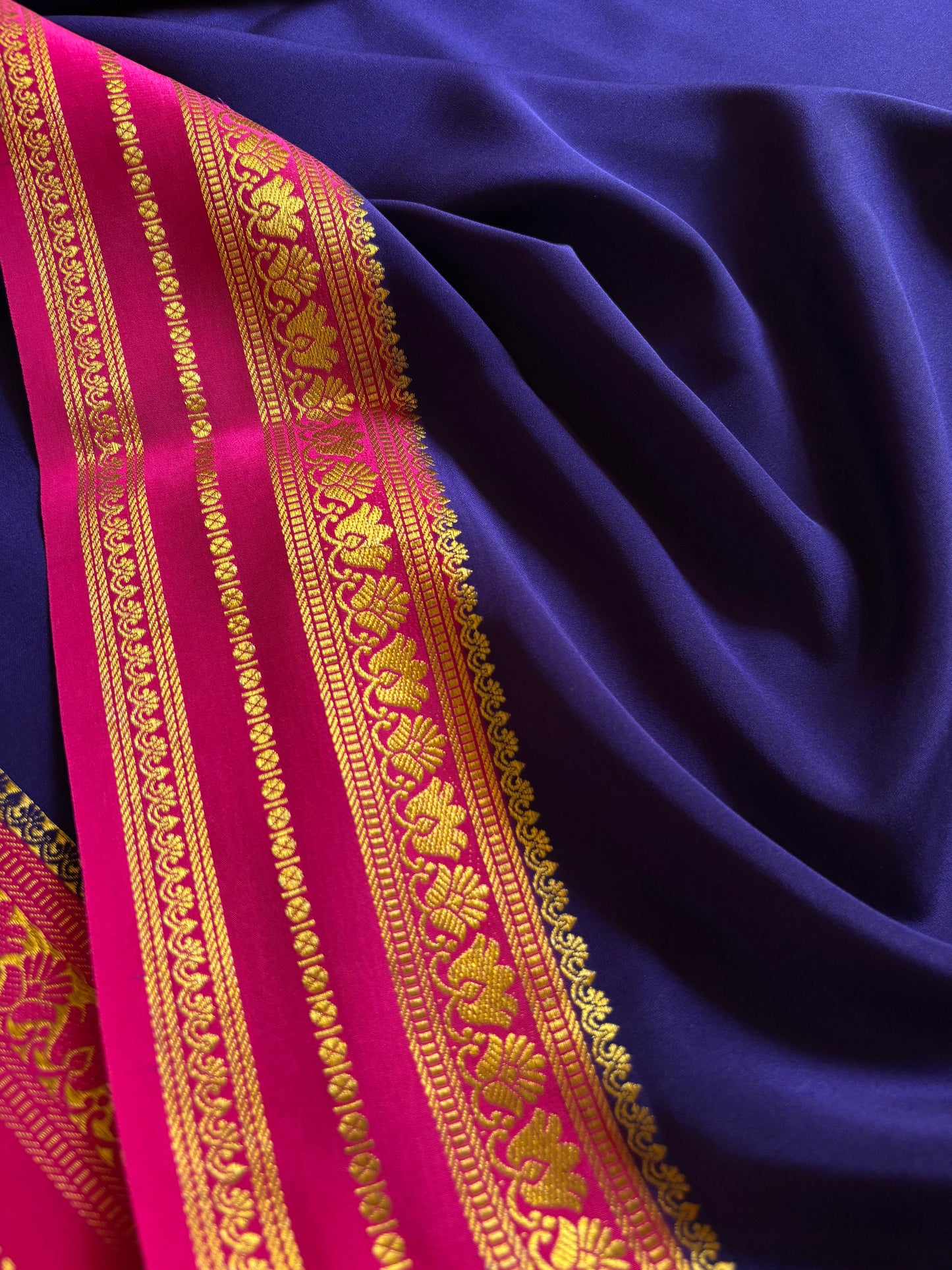 Padmaja (2D) : Dark blue-rani pink