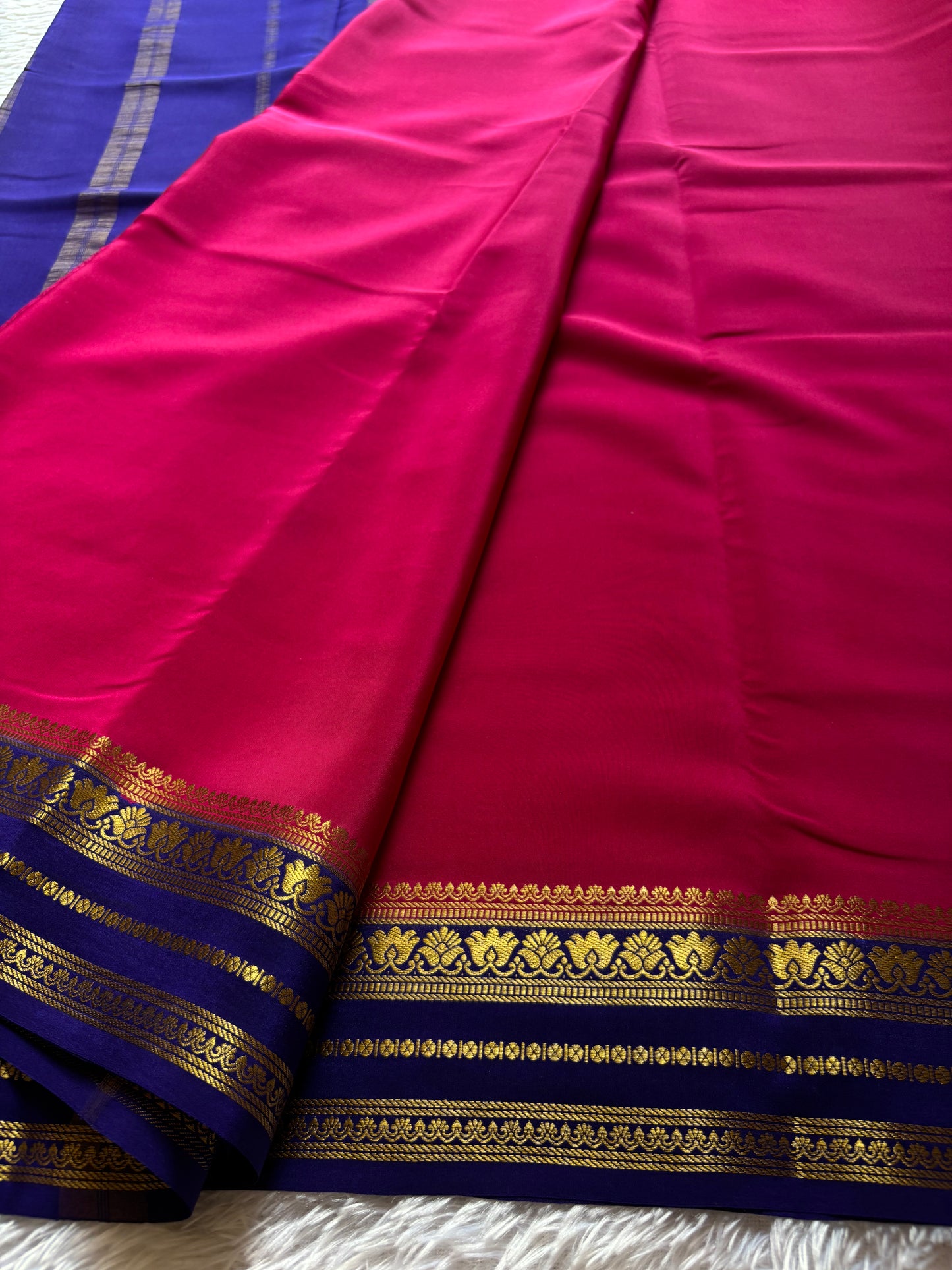 Padmaja (2D) : Rani pink-dark blue