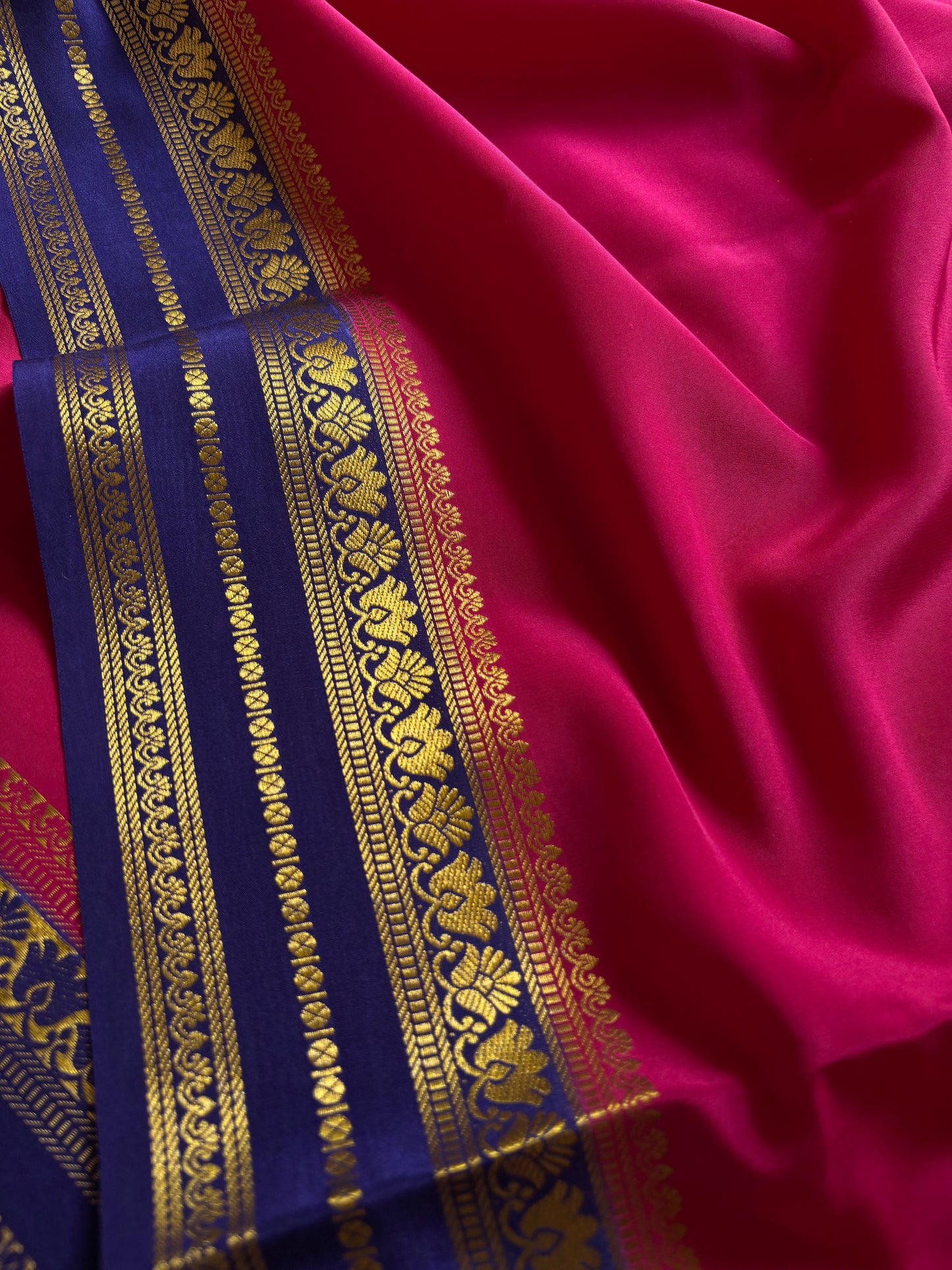 Padmaja (2D) : Rani pink-dark blue
