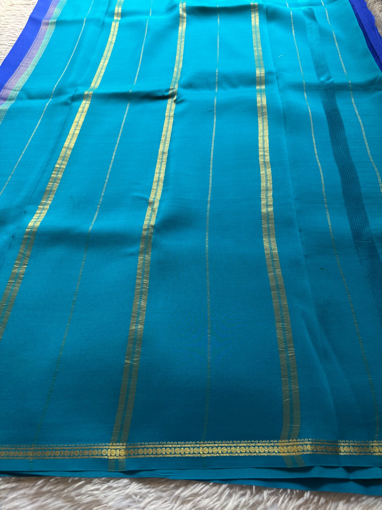 Sumukhi (2D) : Royal blue-ananda blue