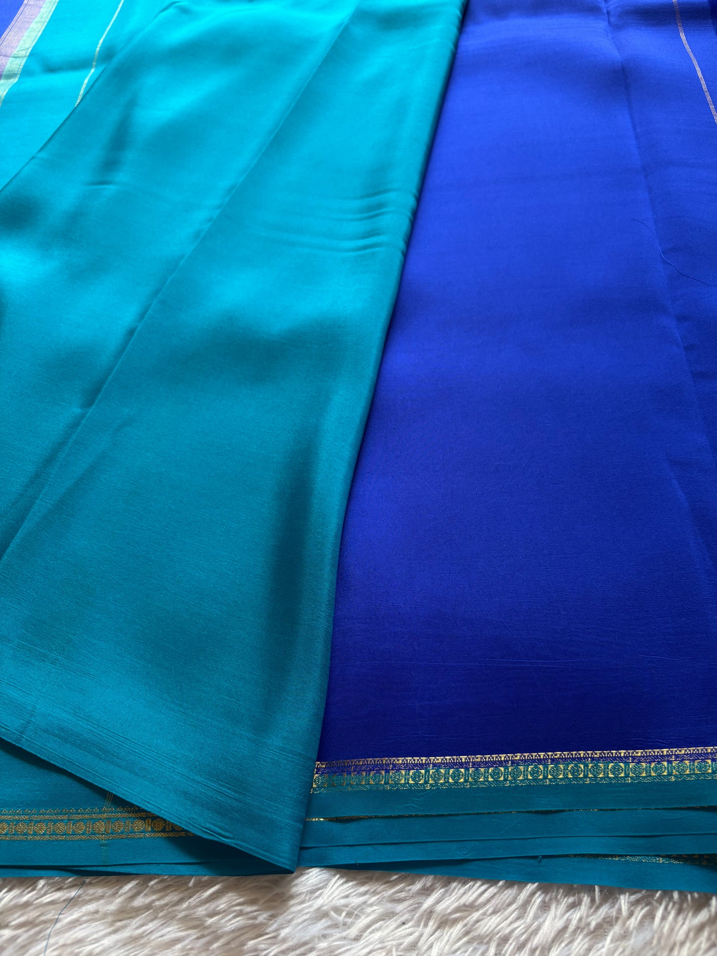 Sumukhi (2D) : Royal blue-ananda blue