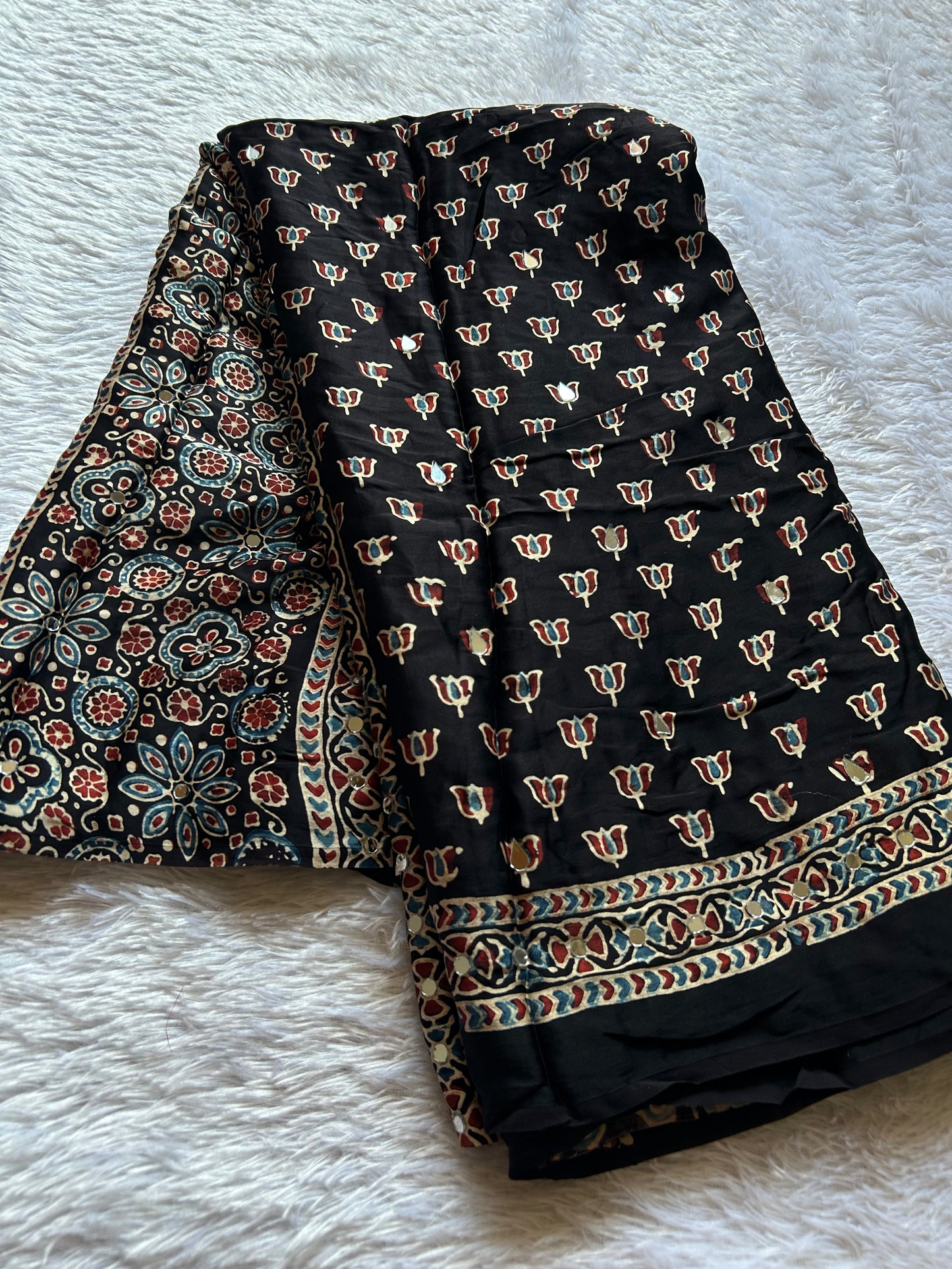 Kushee : Printed Black