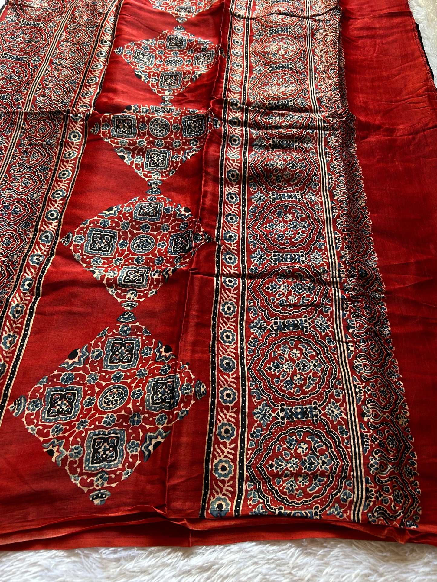 Kushee : Printed Black-rust
