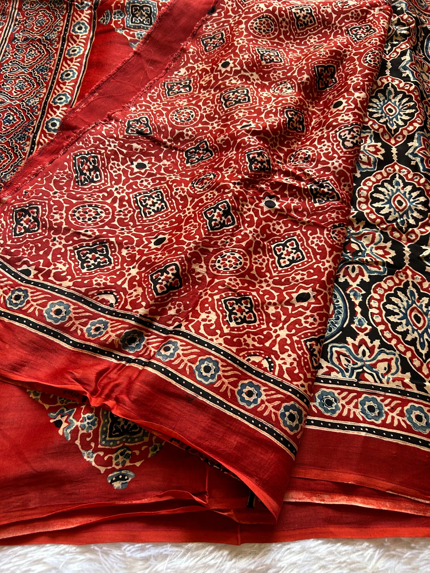 Kushee : Printed Black-rust