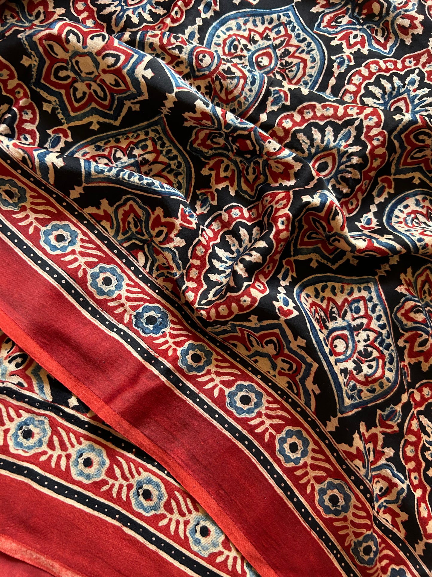 Kushee : Printed Black-rust