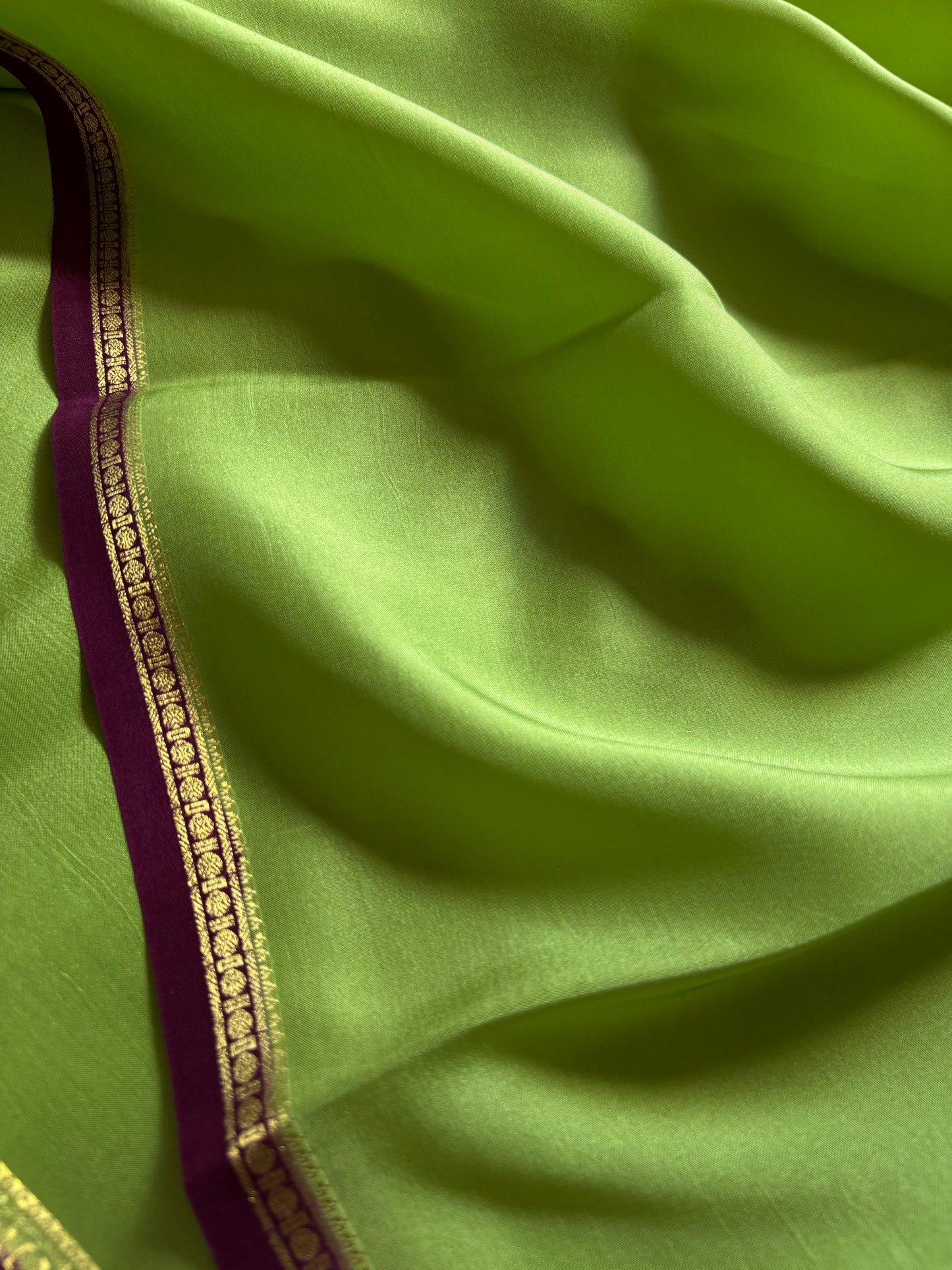 Sumukhi (2D) : Pista green-wine