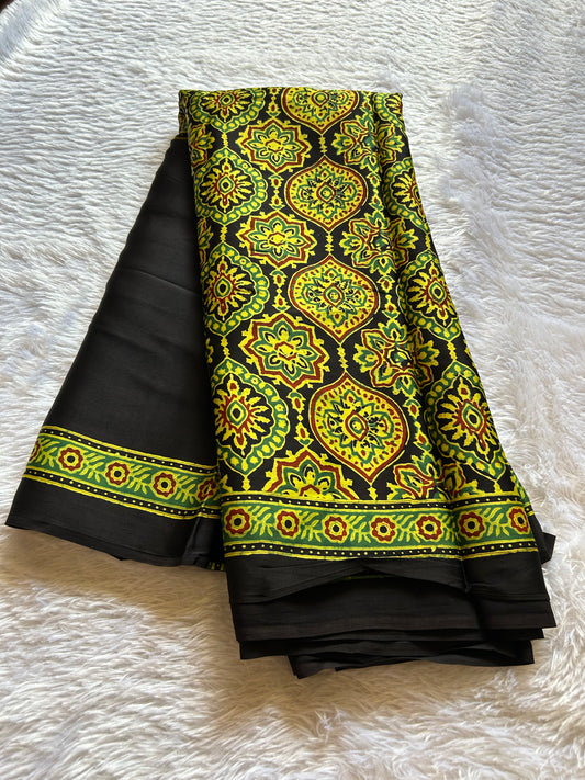 Kushee : Printed Black-green