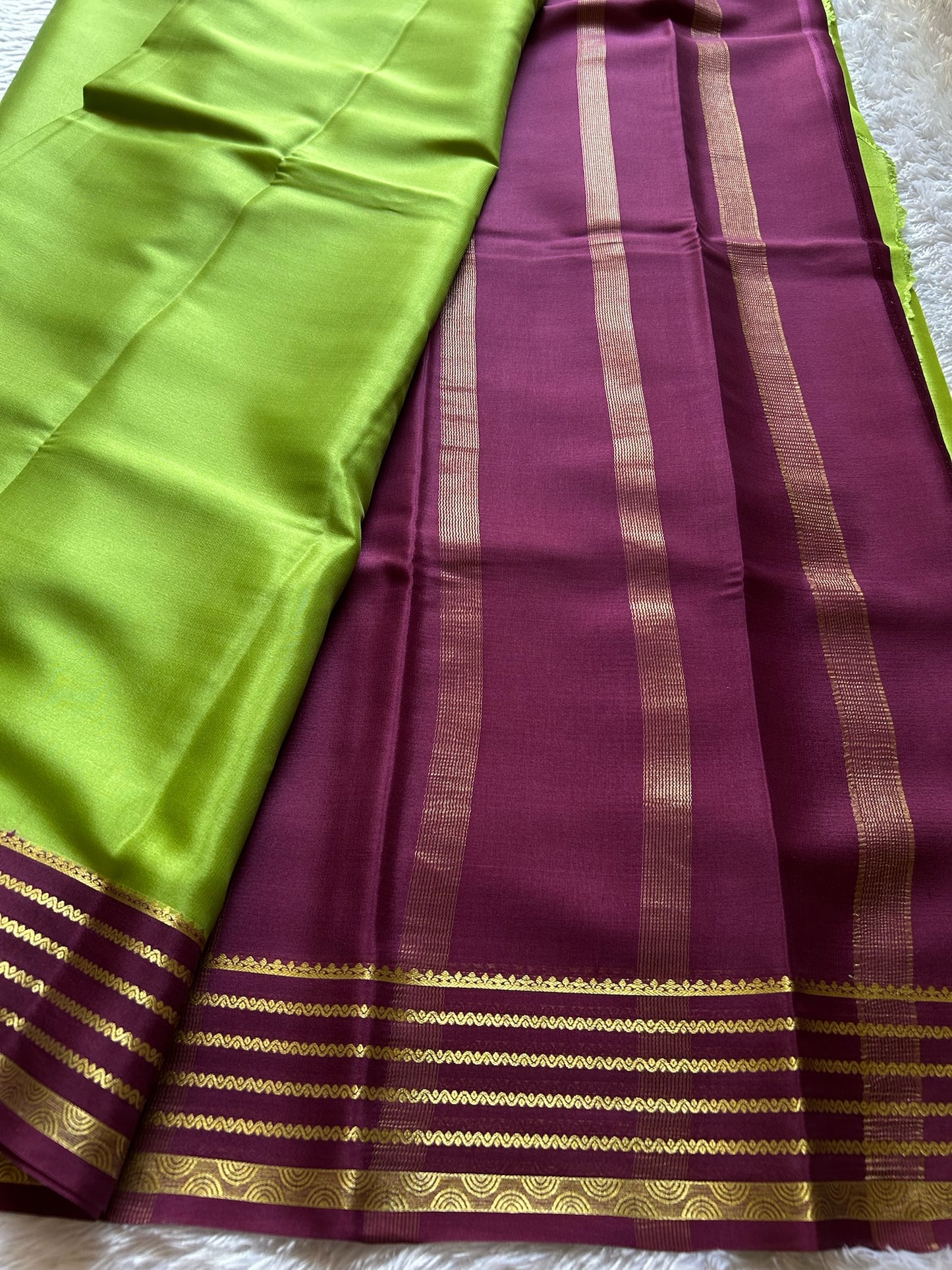 Rashmi (2D) : Pista green-magenta