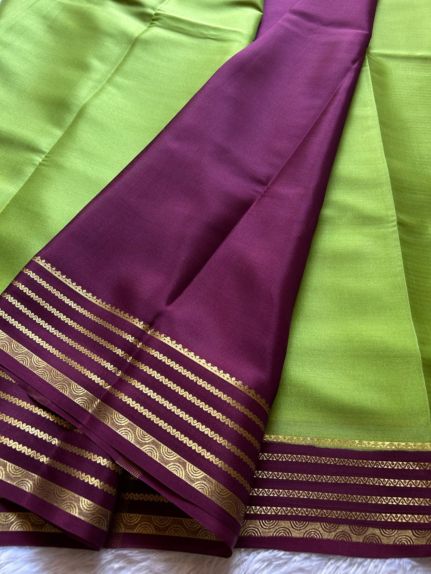 Rashmi (2D) : Pista green-magenta