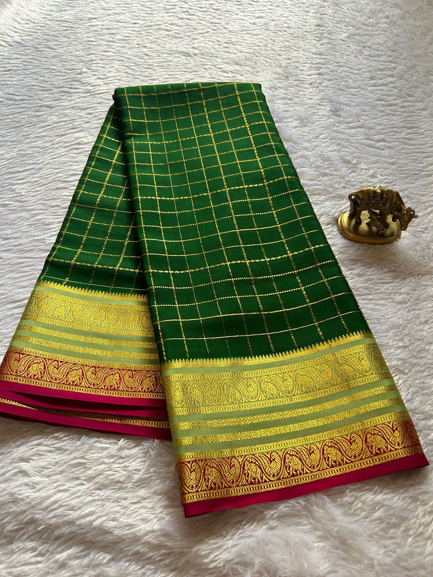 Tulasi (3D) : Bottle green-pista green-pink