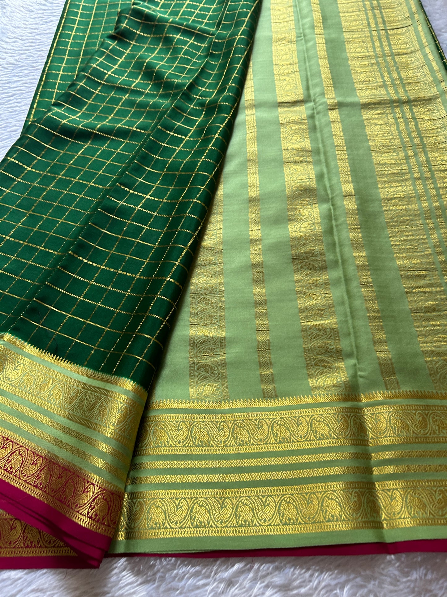 Tulasi (3D) : Bottle green-pista green-pink