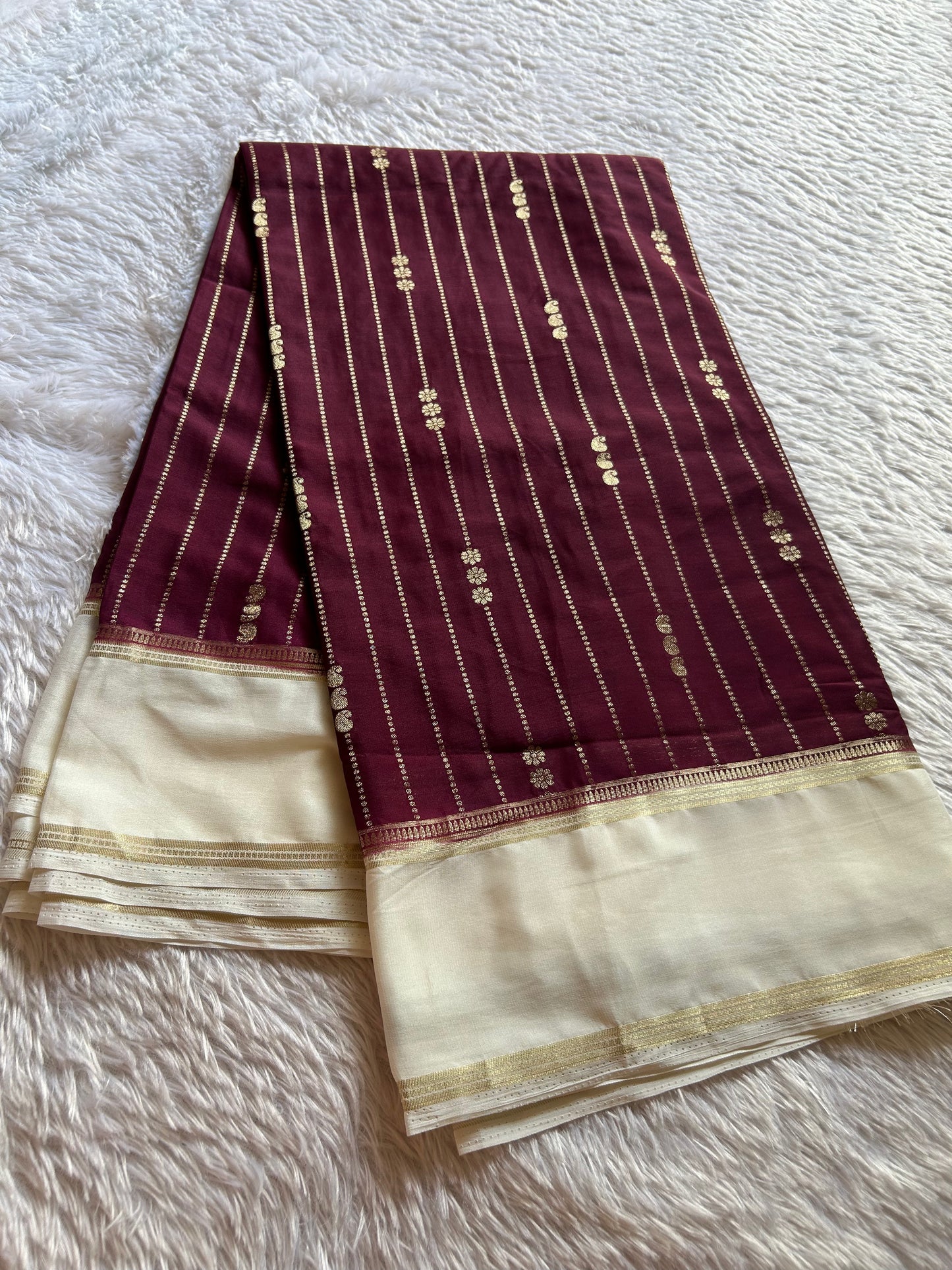 SS117 (2D) : Wine-off white