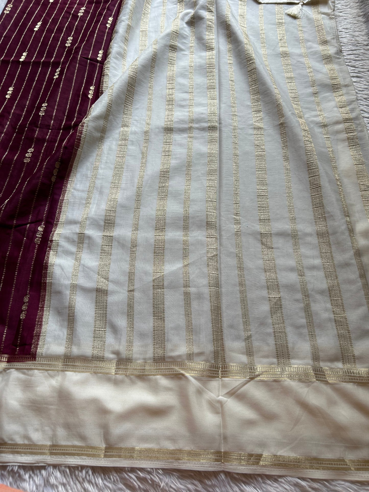 SS117 (2D) : Wine-off white