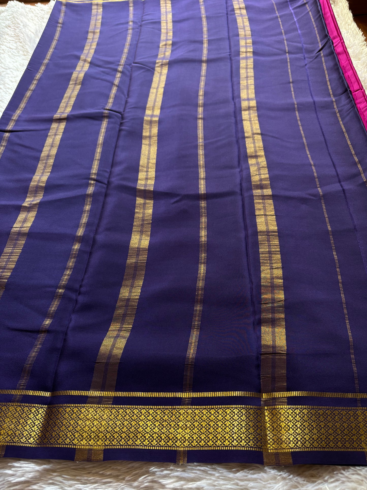 Sampoorna (2D) : Magenta-navy blue