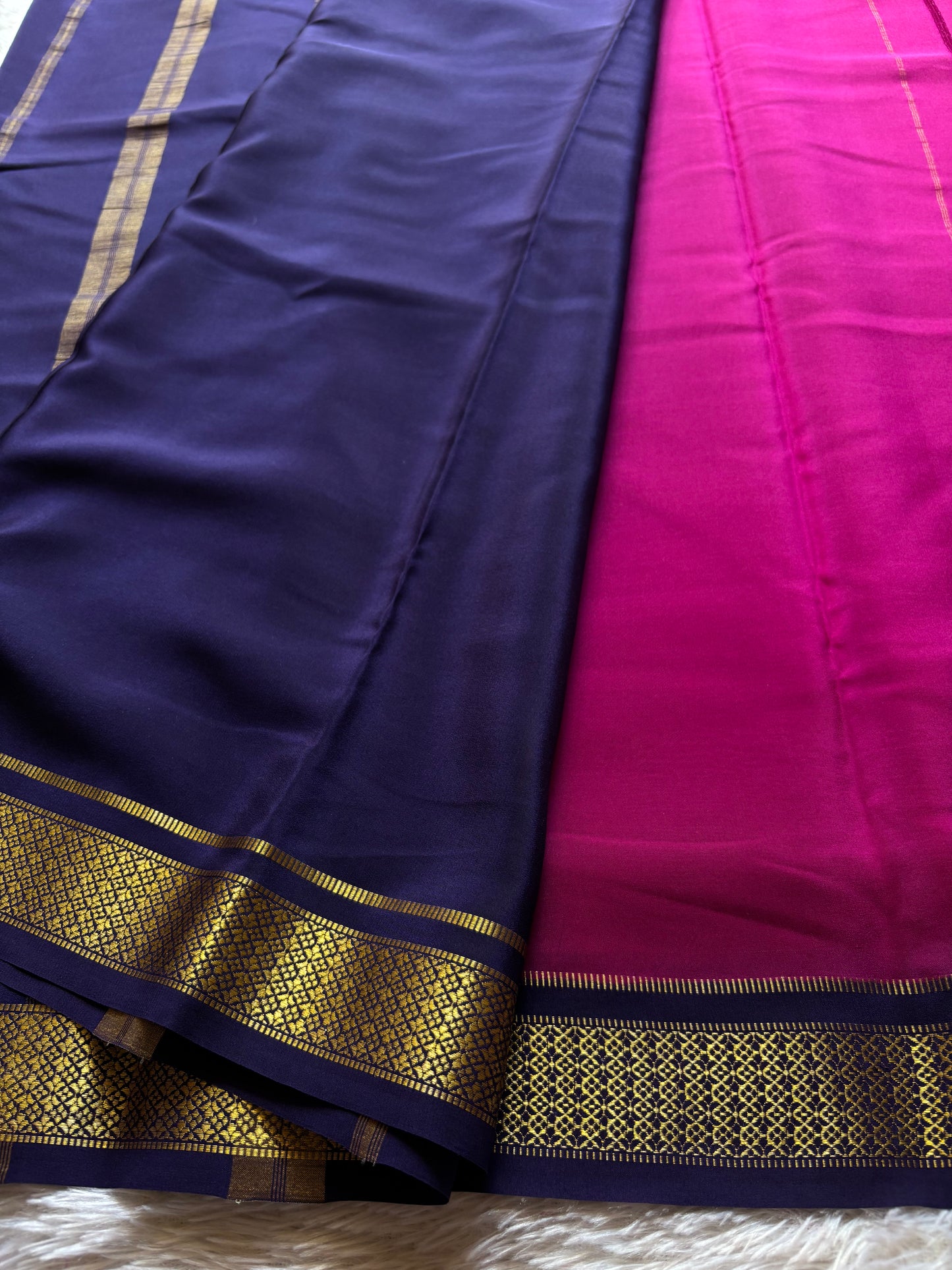 Sampoorna (2D) : Magenta-navy blue