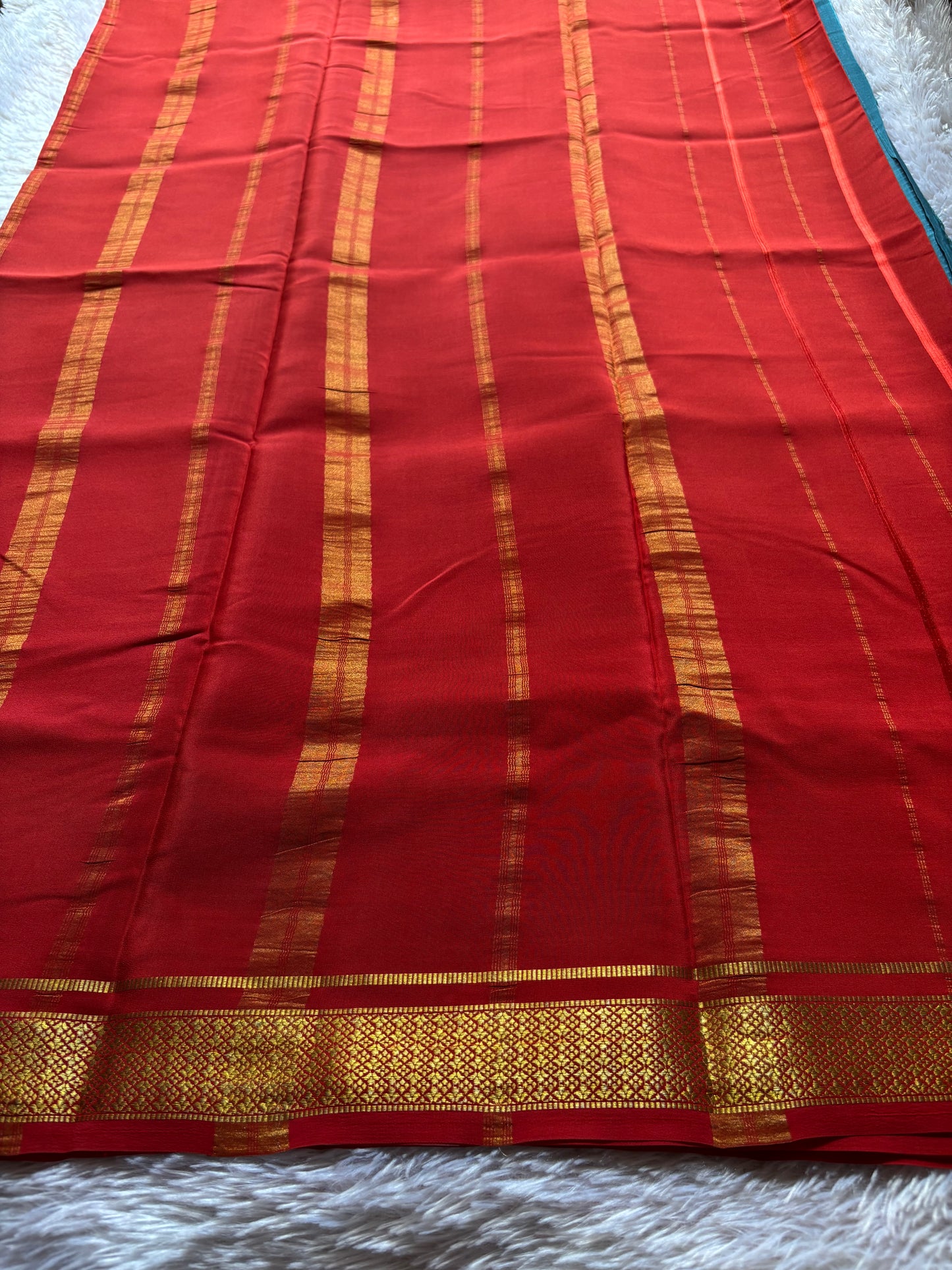 Sampoorna (2D) : Blueish grey-rust red