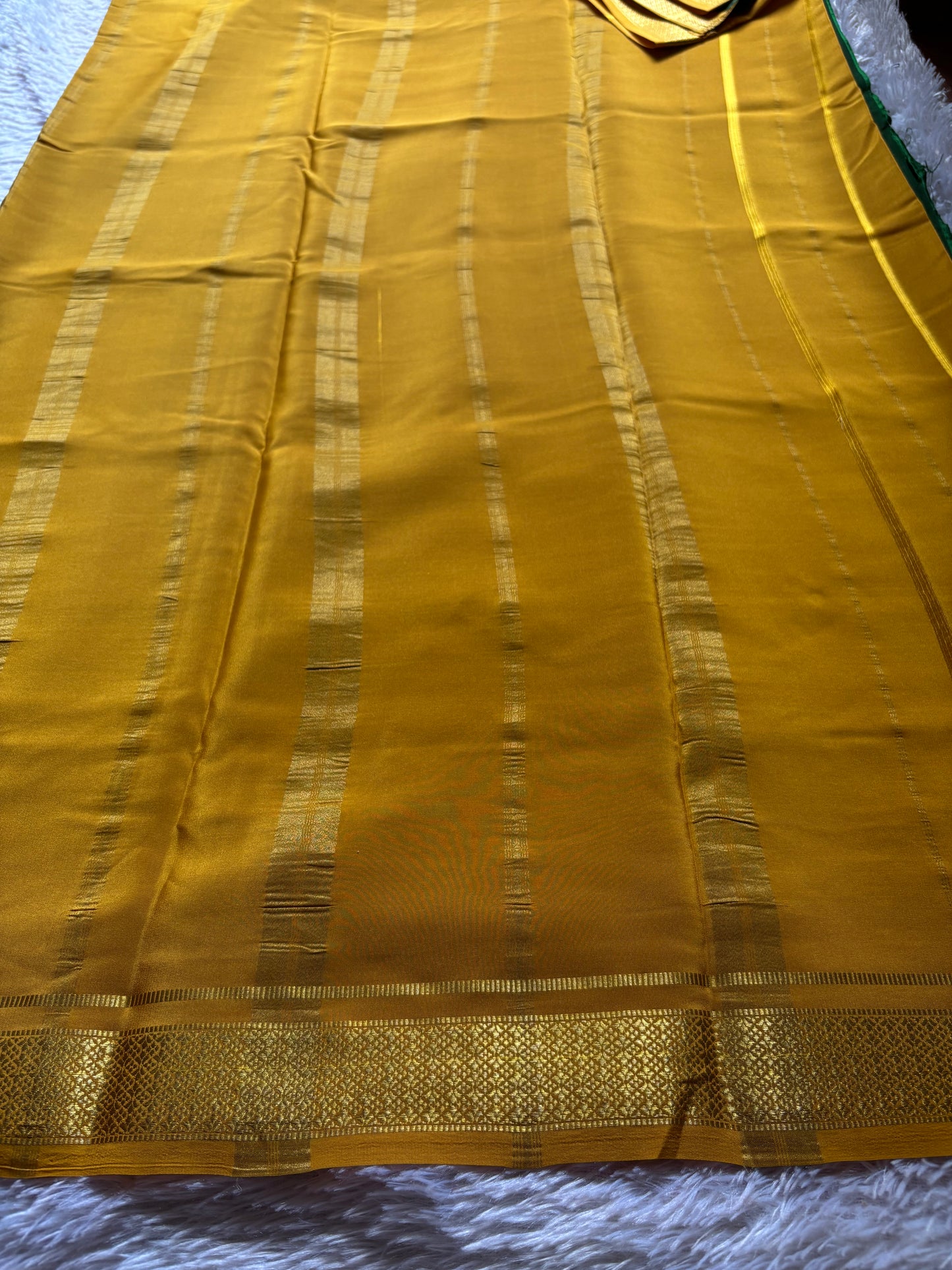 Sampoorna (2D) : Dark green-mustard yellow