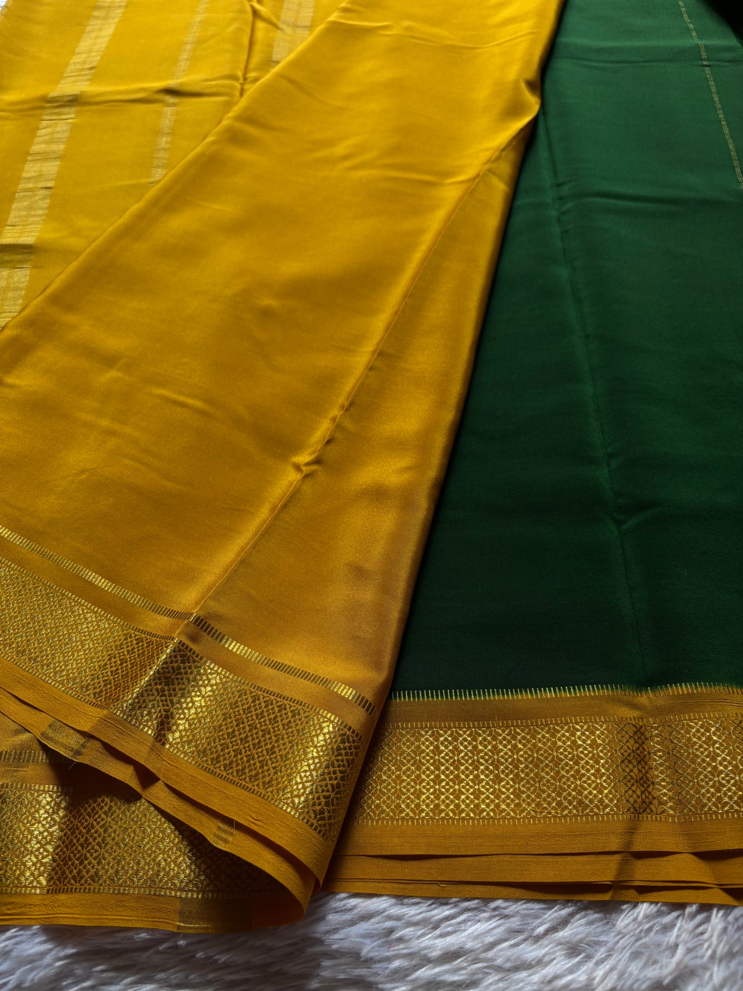 Sampoorna (2D) : Dark green-mustard yellow