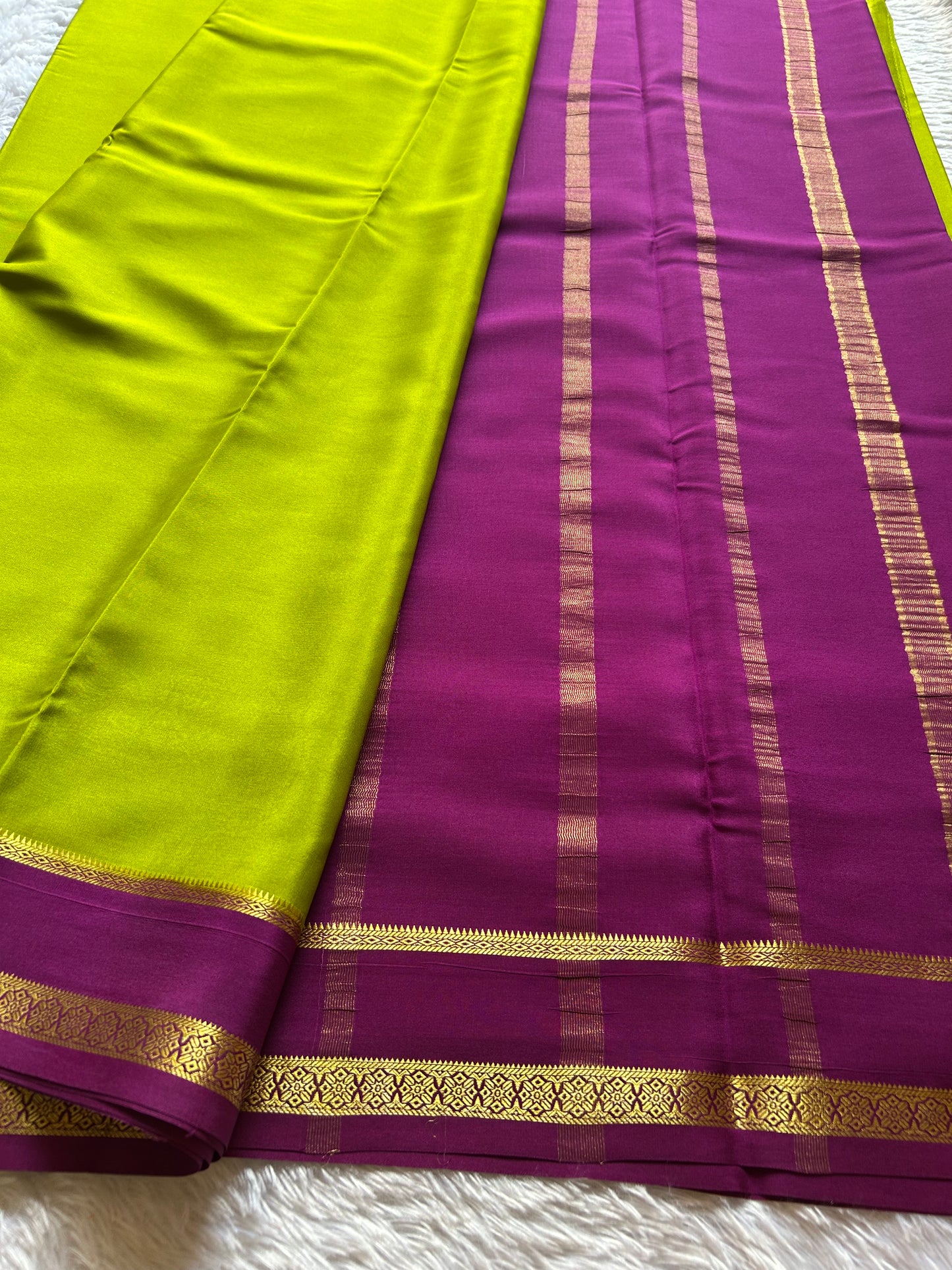 Kalyani (2D) : Mehendi green-magenta
