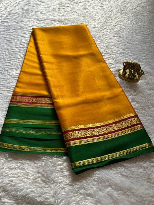 Tara (3D) : Golden yellow-maroon-green