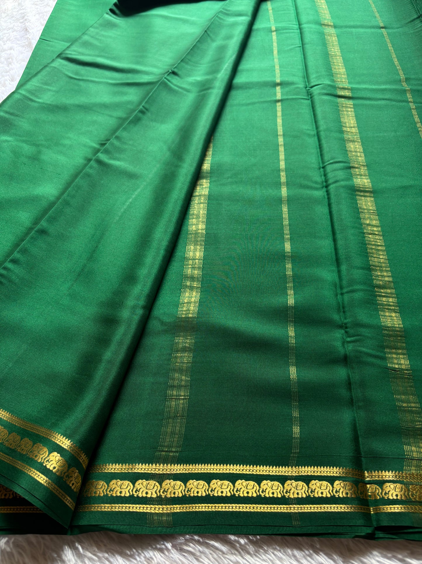 Anjana : Solid Bottle green