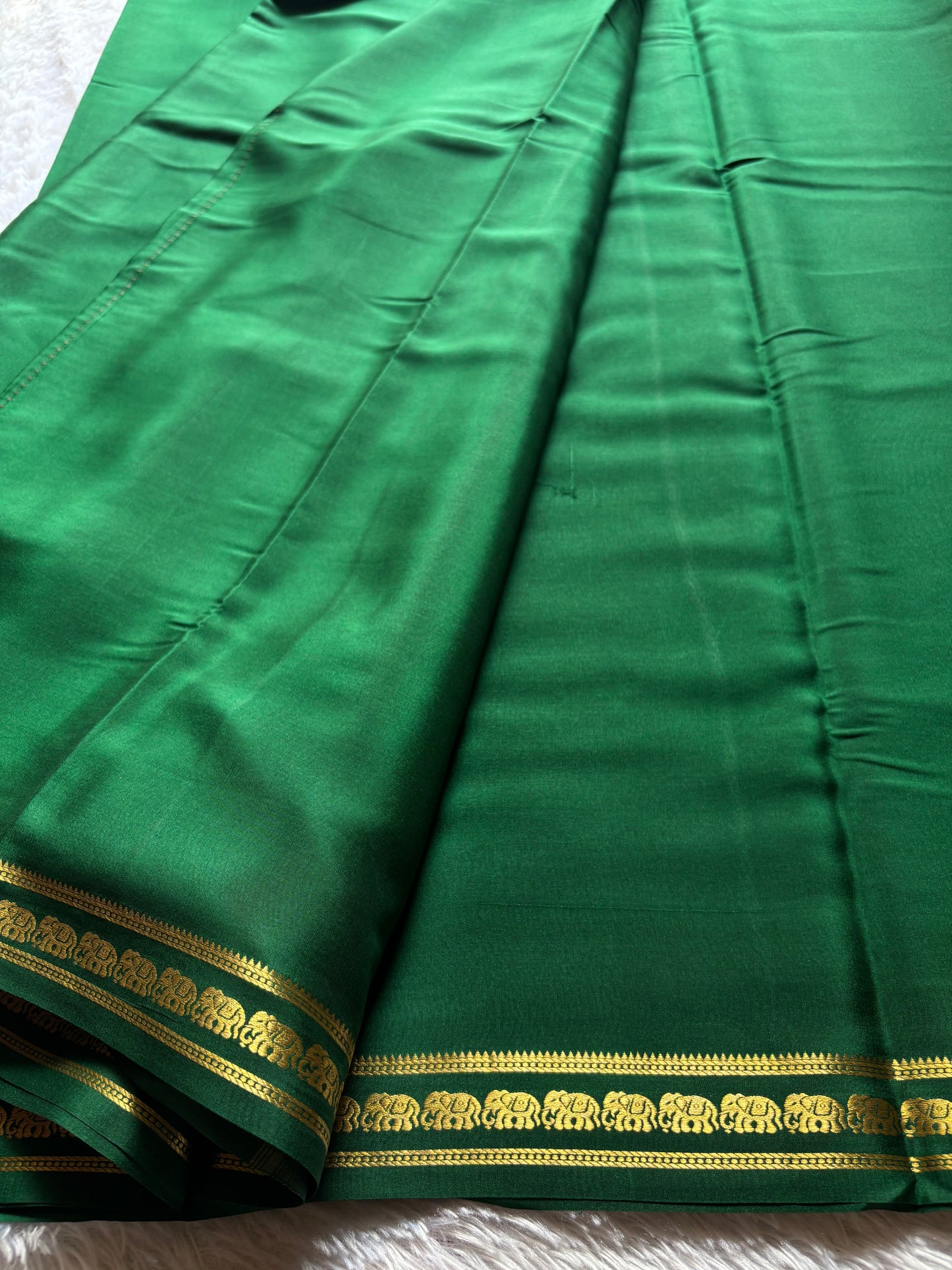 Anjana : Solid Bottle green