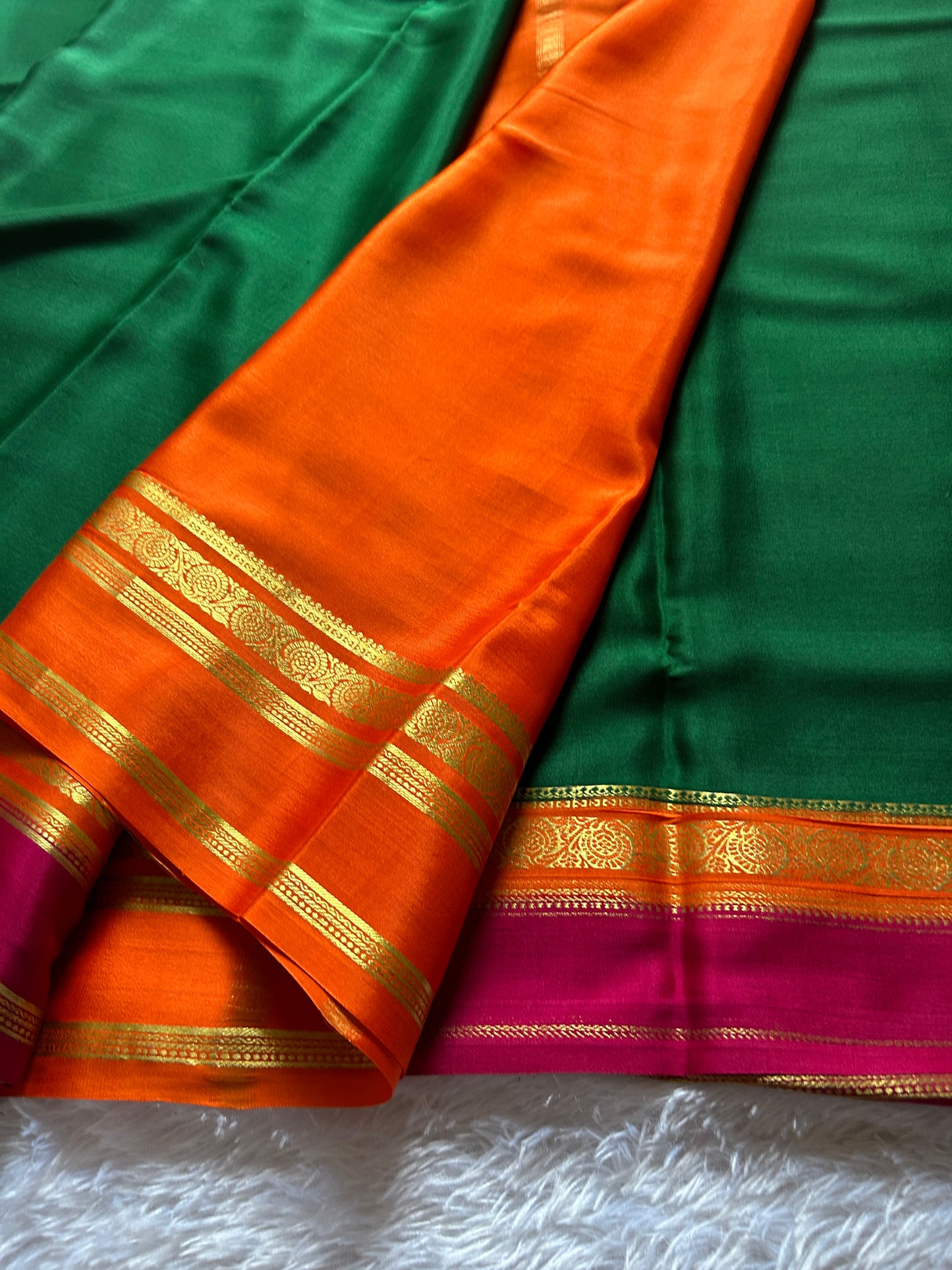 Tara (3D) : Bottle green-orange-pink