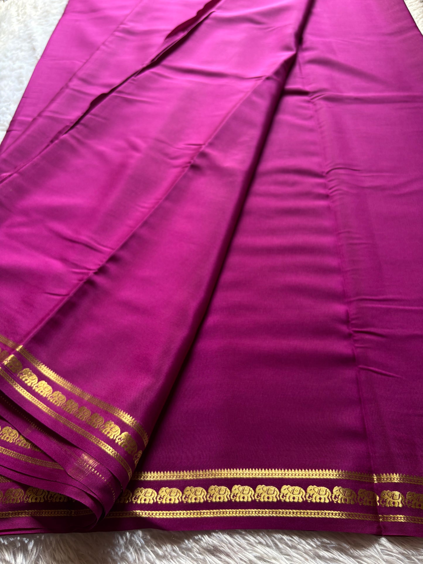 Anjana : Solid Dark magenta