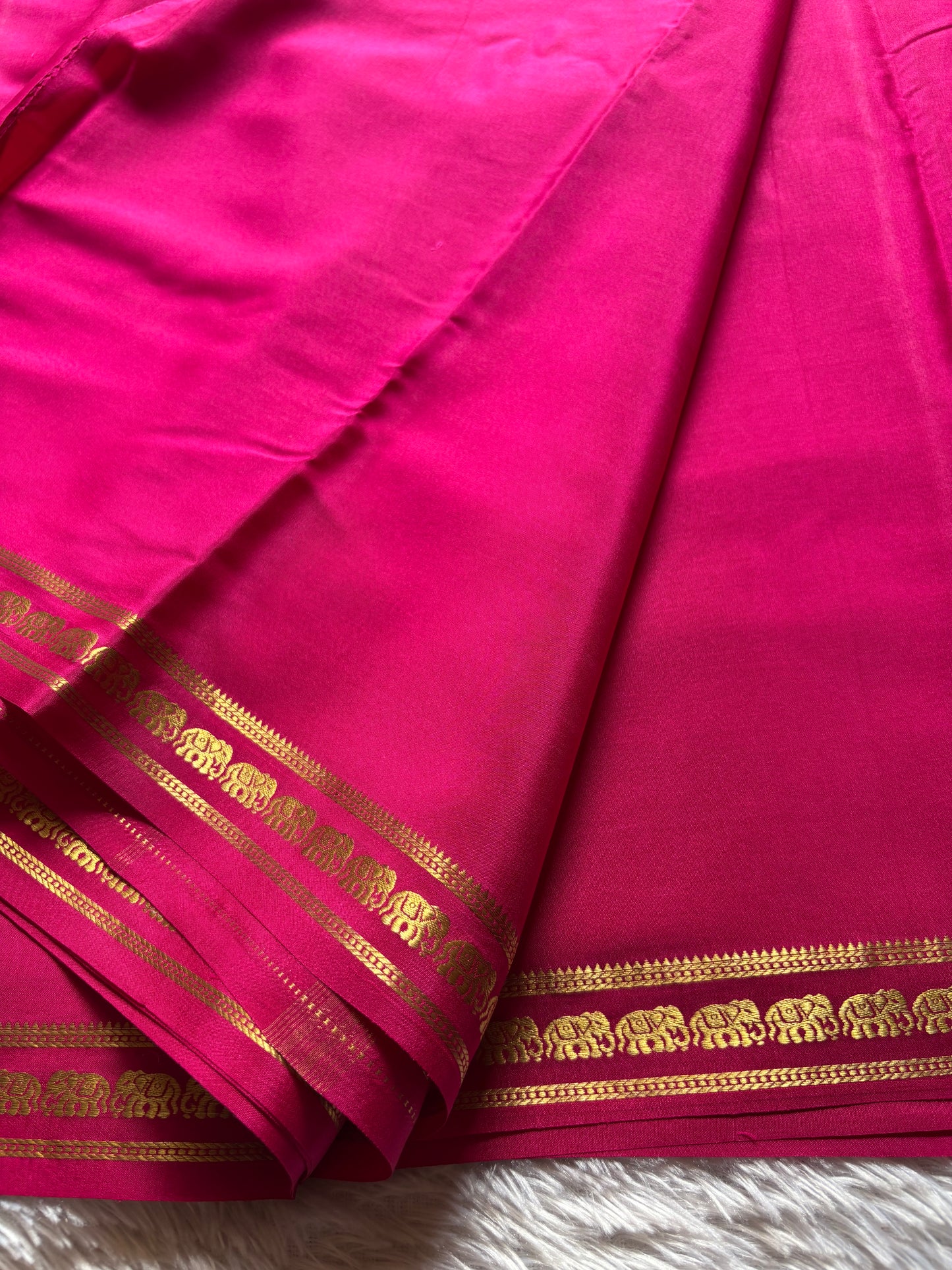 Anjana : Solid Rani pink