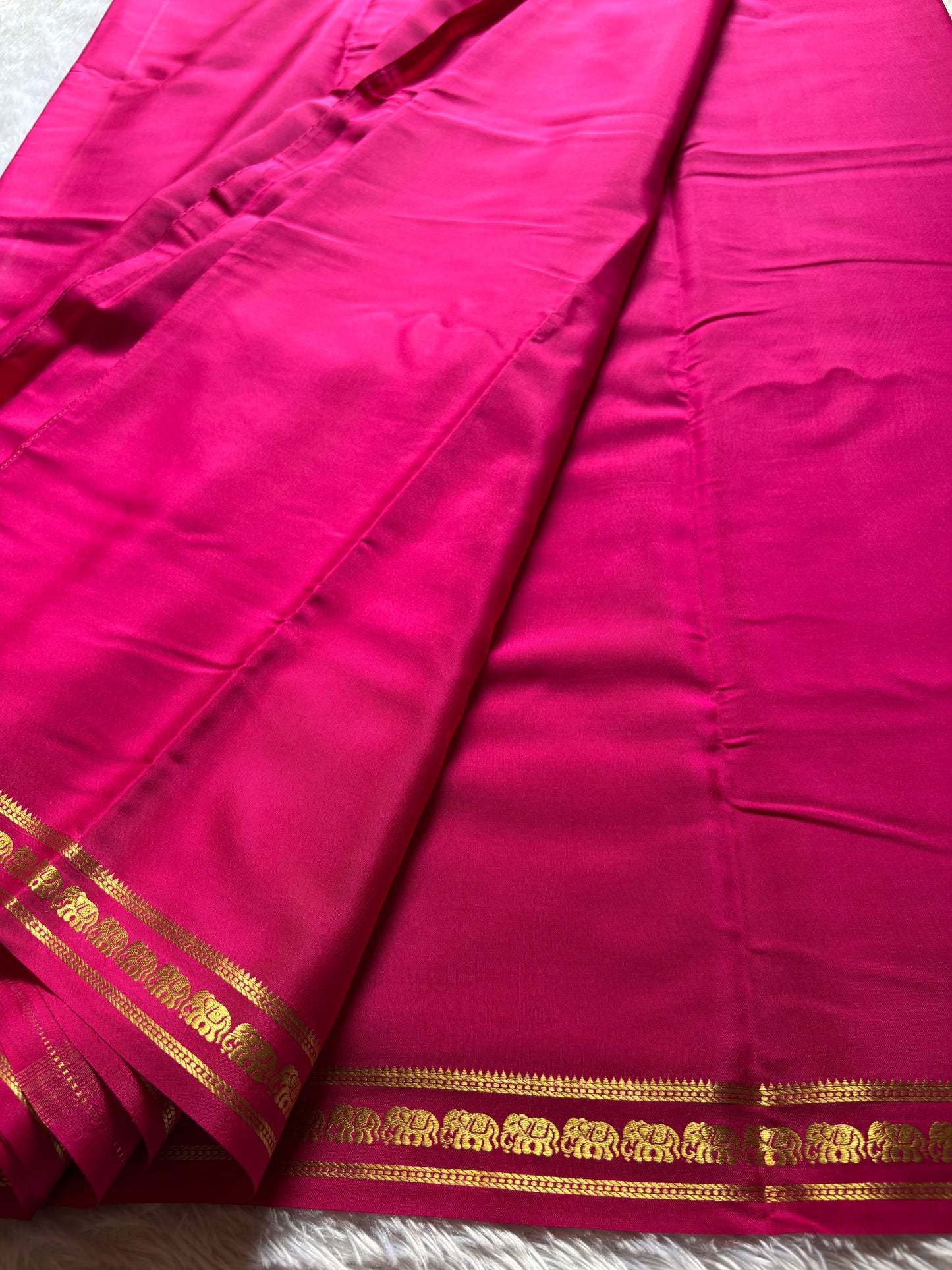 Anjana : Solid Rani pink