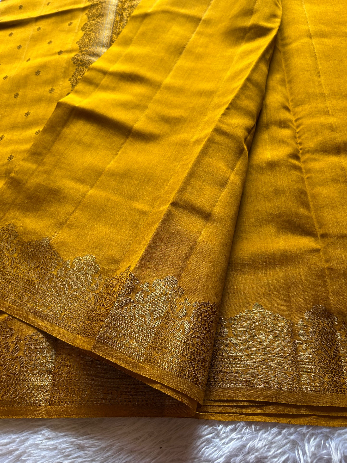 Banarasi Chiniya : Solid Golden Yellow