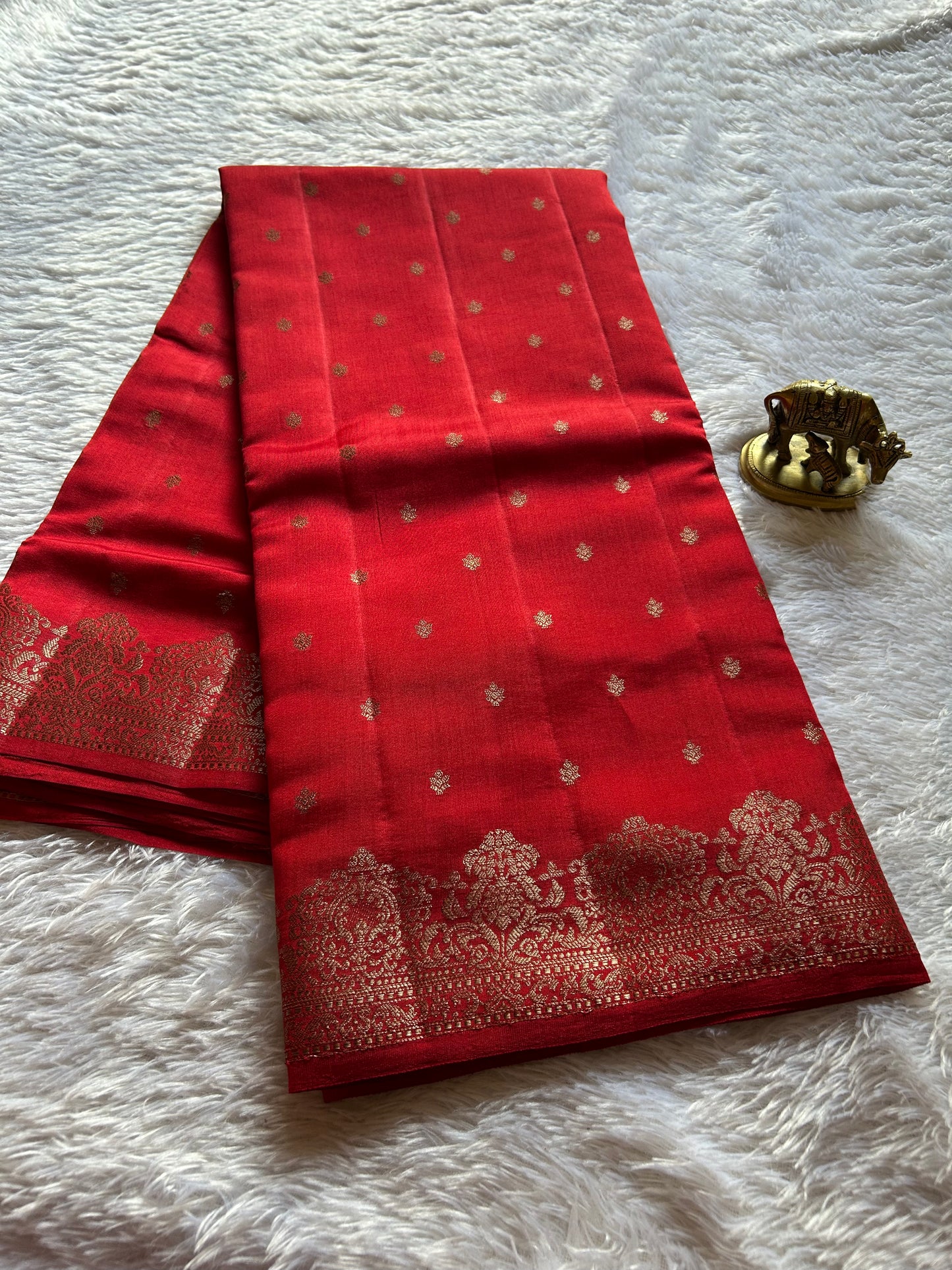 Banarasi Chiniya : Solid Red